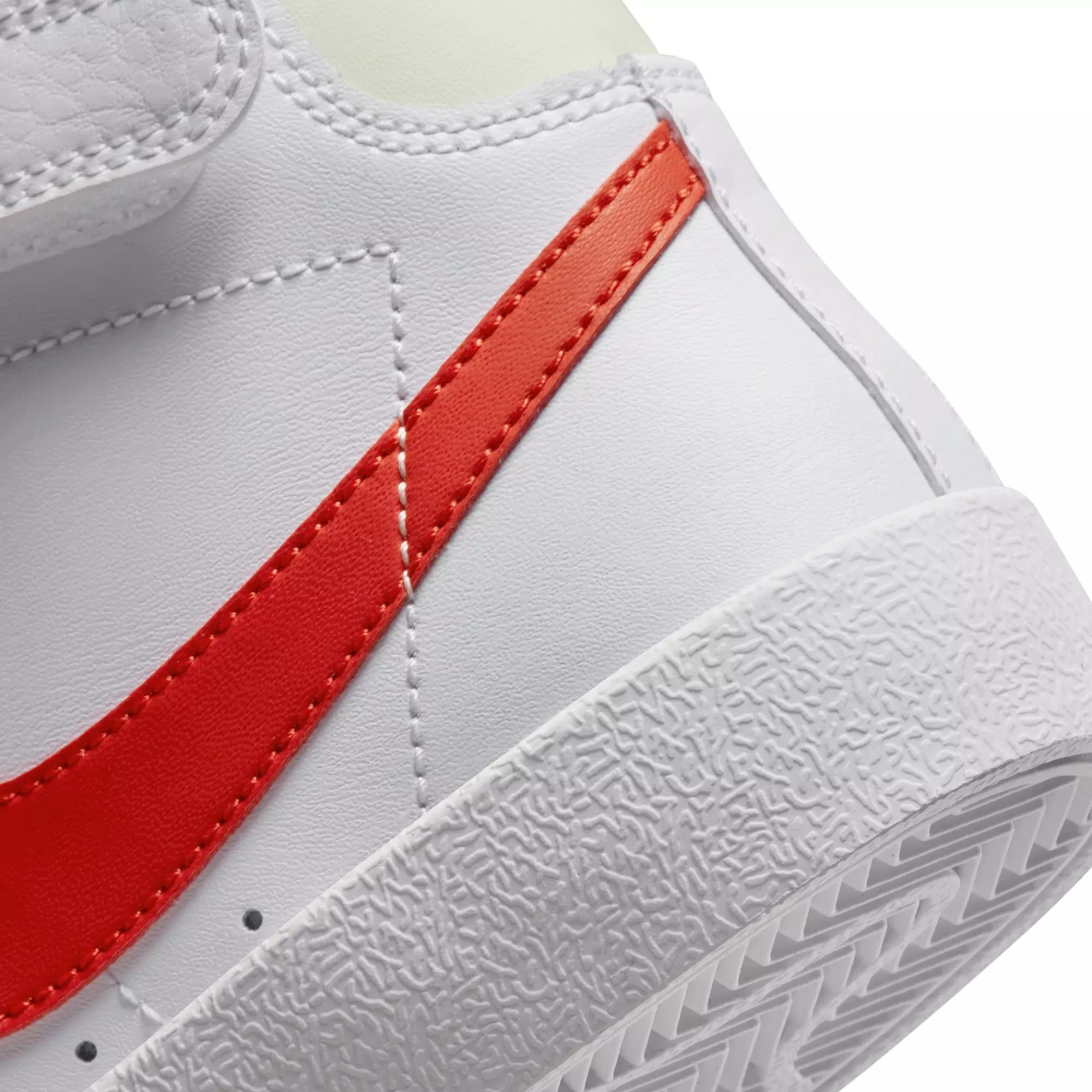 Nike Blazer Mid '77 "White/Picante Red/Coconut Milk" Preschool Boys' Shoe - WHITE/RED