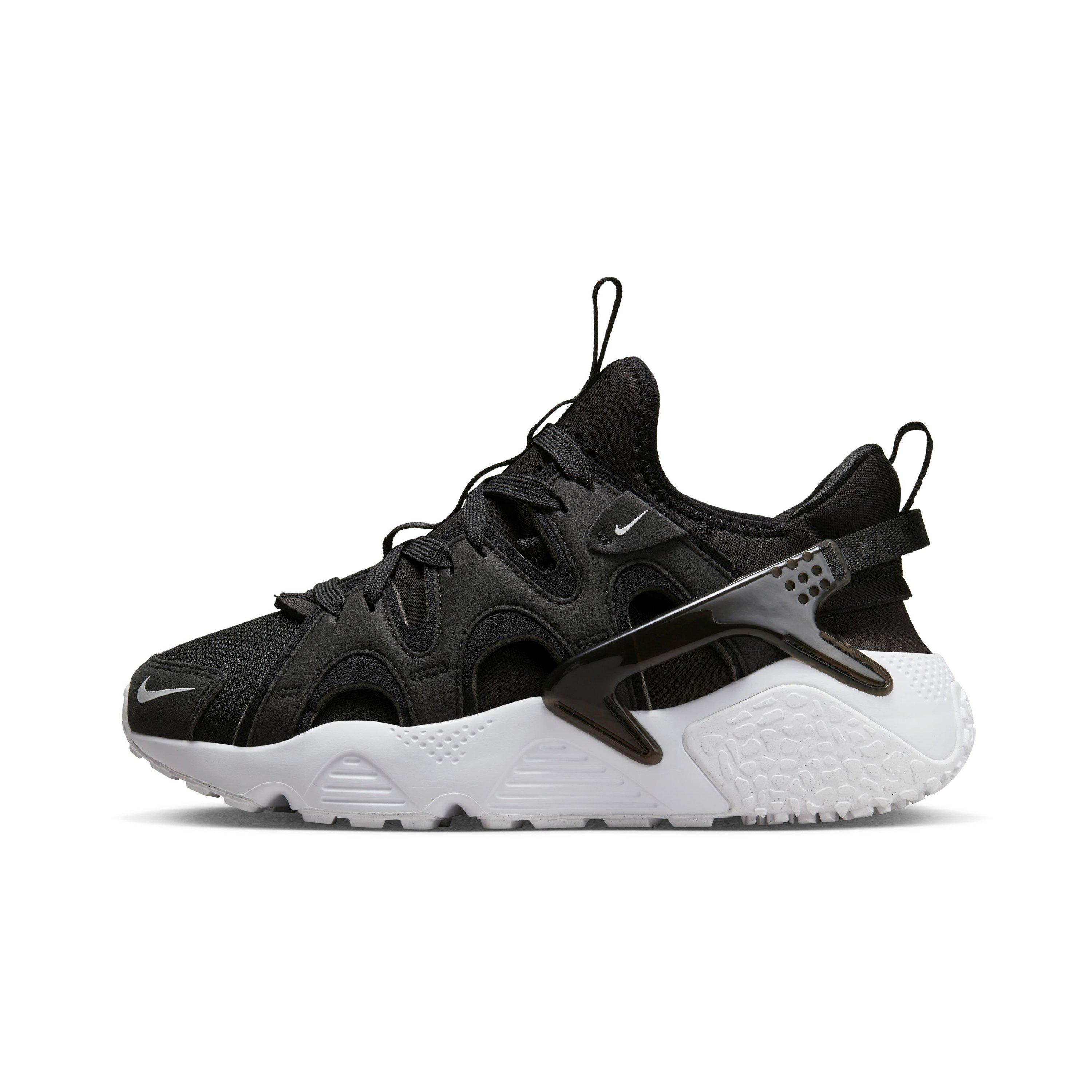 White and outlet black nike huaraches