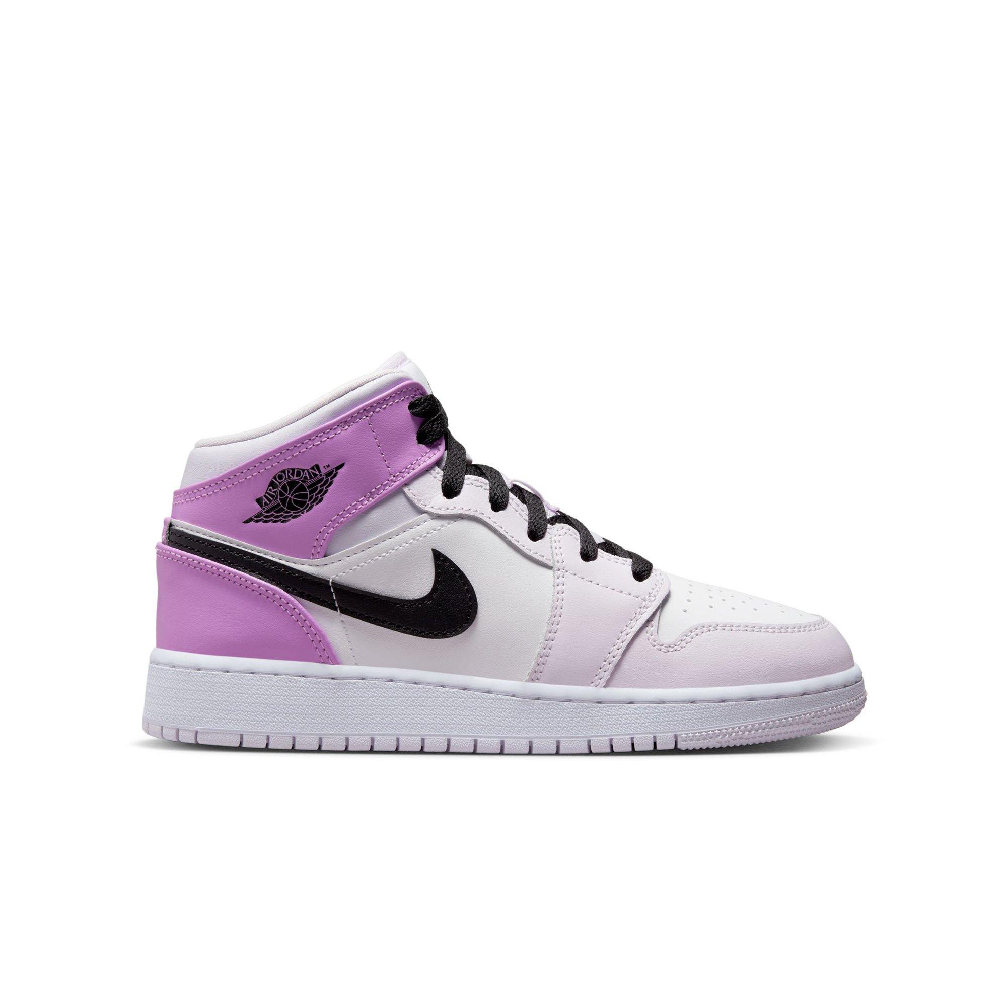 Hibbett sports 2025 girl jordans