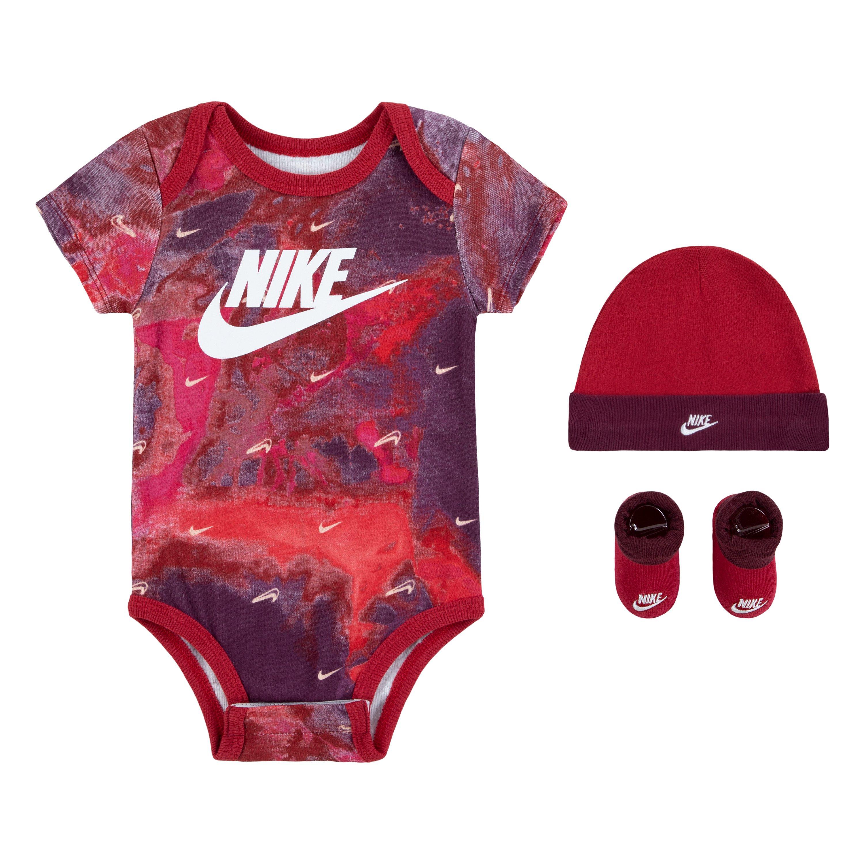 Nike newborn hot sale girl clothes