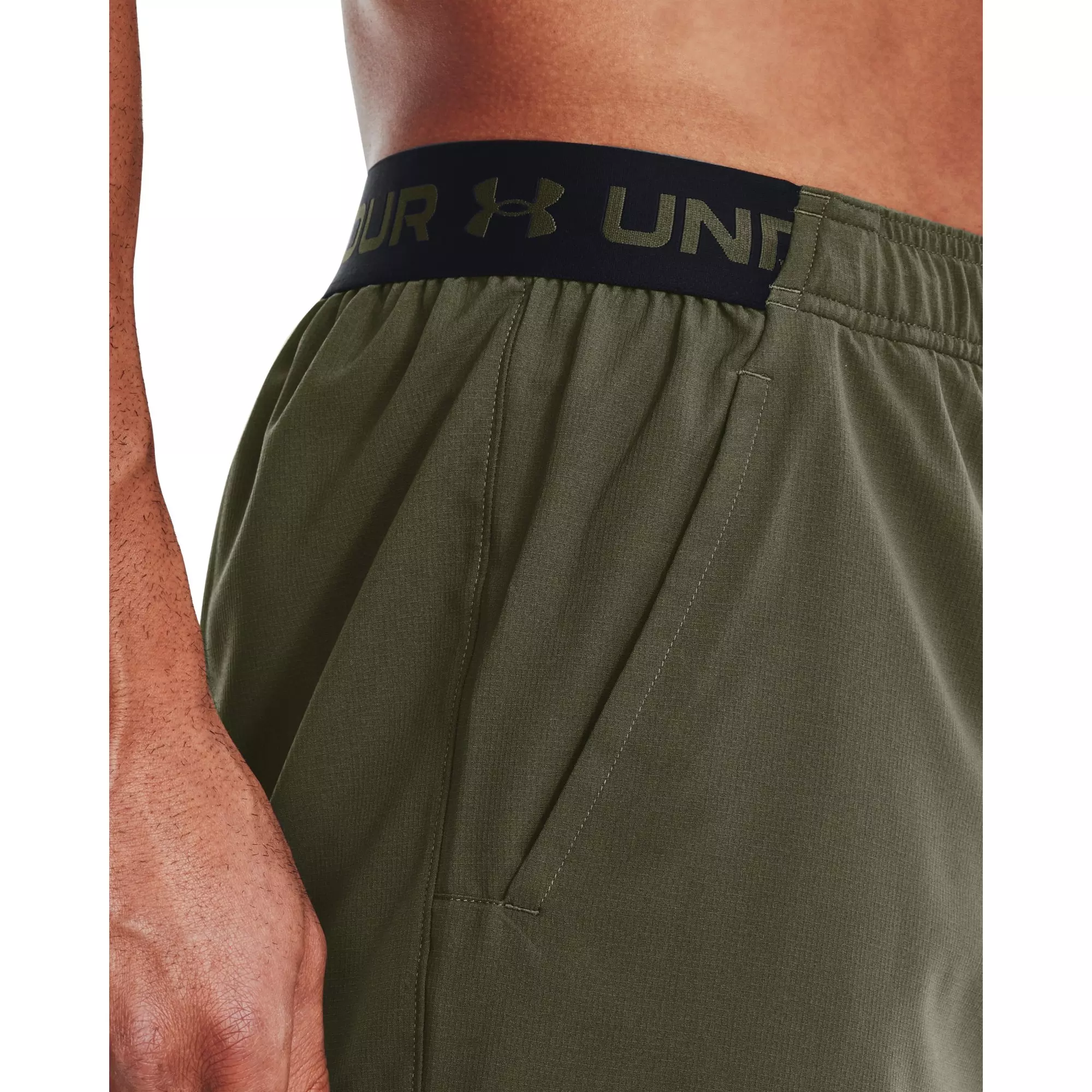 Under Armour Men's Vanish Woven 6" Shorts-Olive - OLIVE