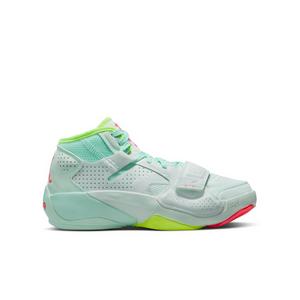 Kelly green hot sale basketball shoes