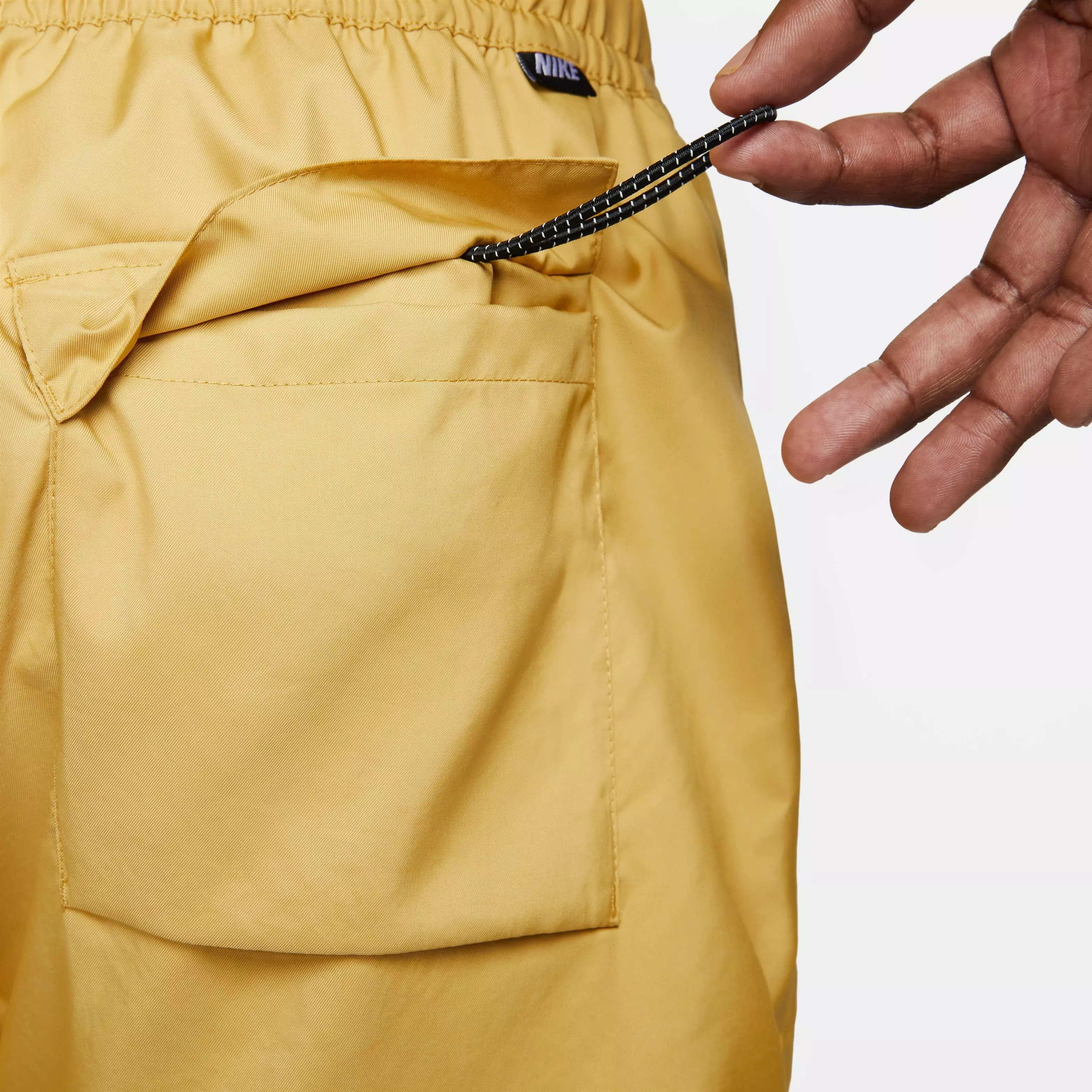 Nike Men's Sportswear Sport Essentials Woven Lined Flow Shorts-Gold - GOLD