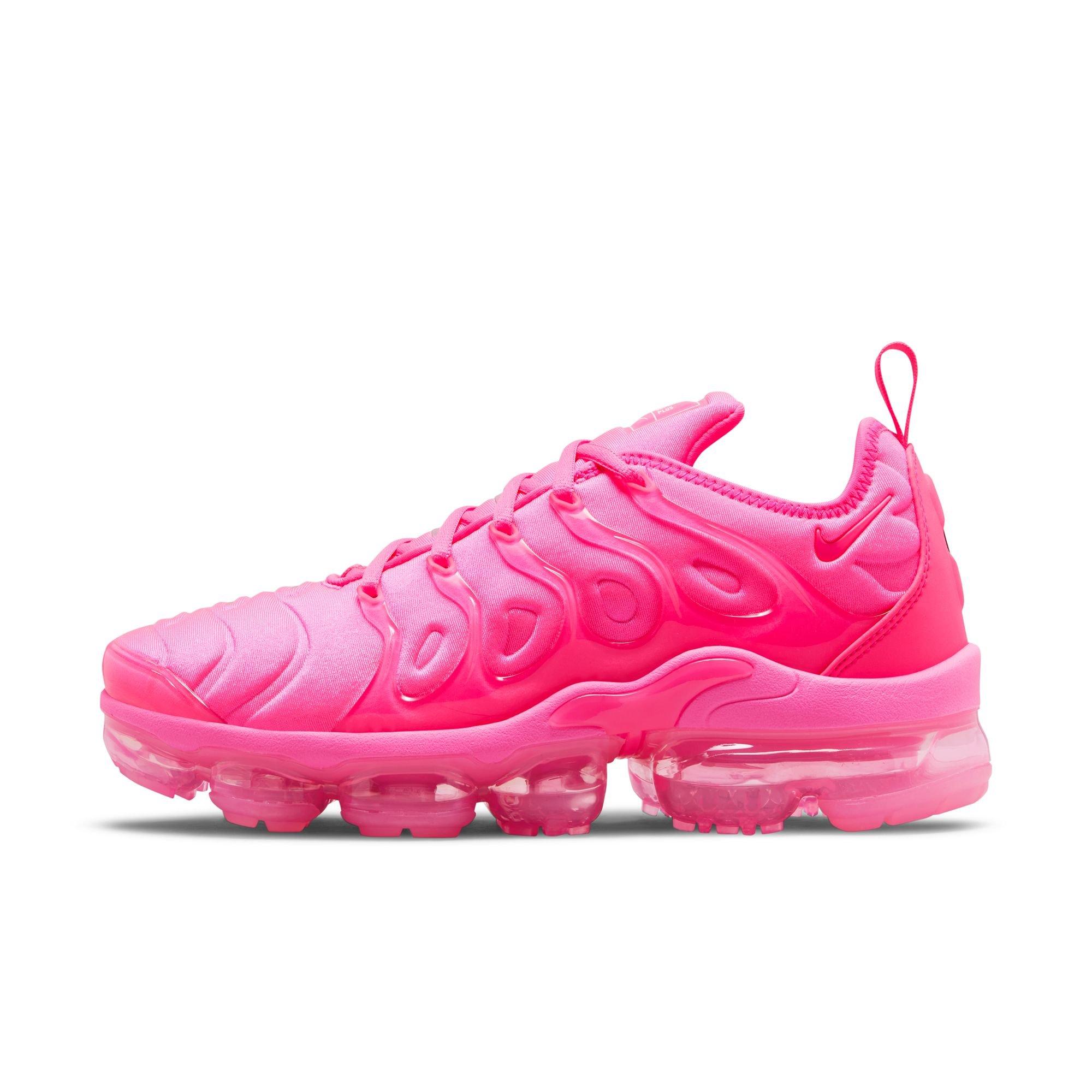 Womens nike clearance vapormax plus pink