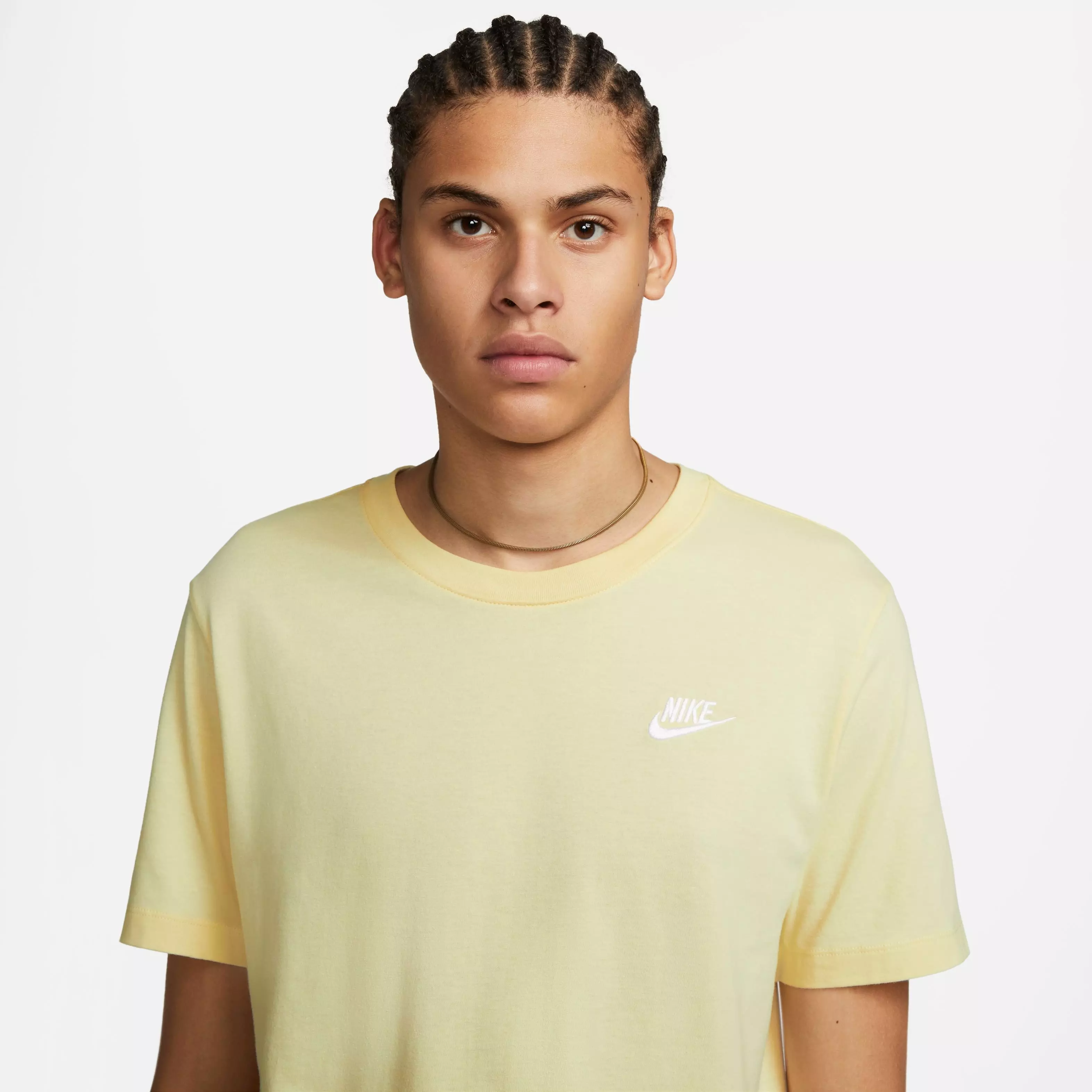 Nike Men's Sportswear Club Tee - Alabaster - CREAM