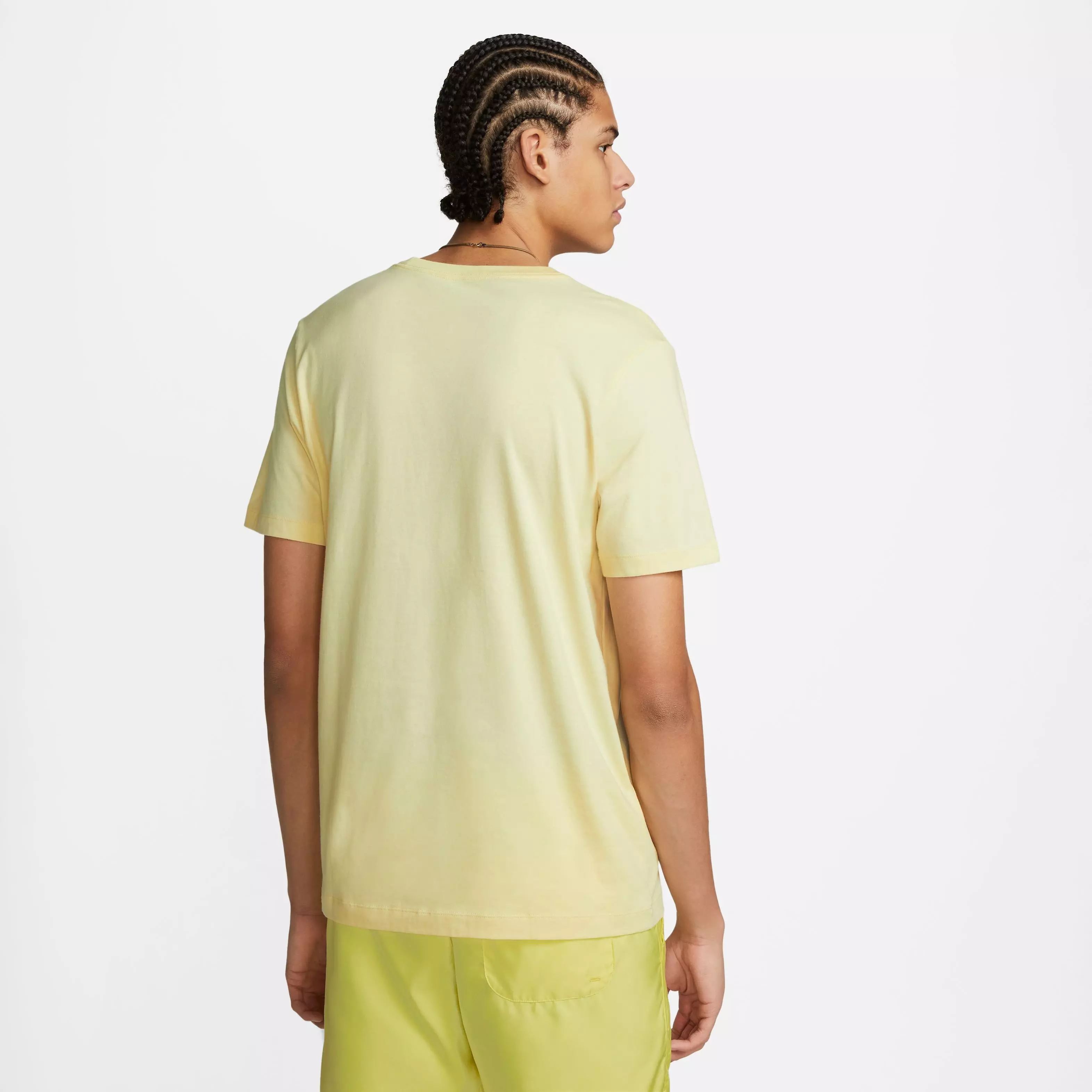 Nike Men's Sportswear Club Tee - Alabaster - CREAM