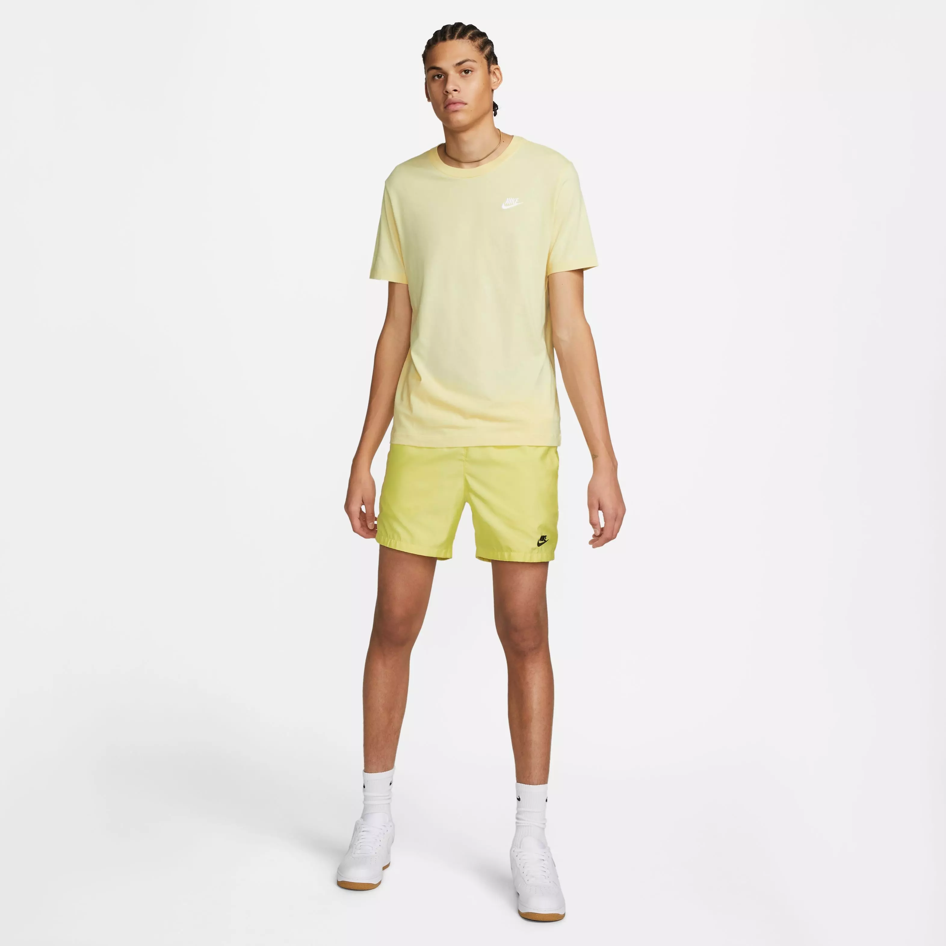 Nike Men's Sportswear Club Tee - Alabaster - CREAM