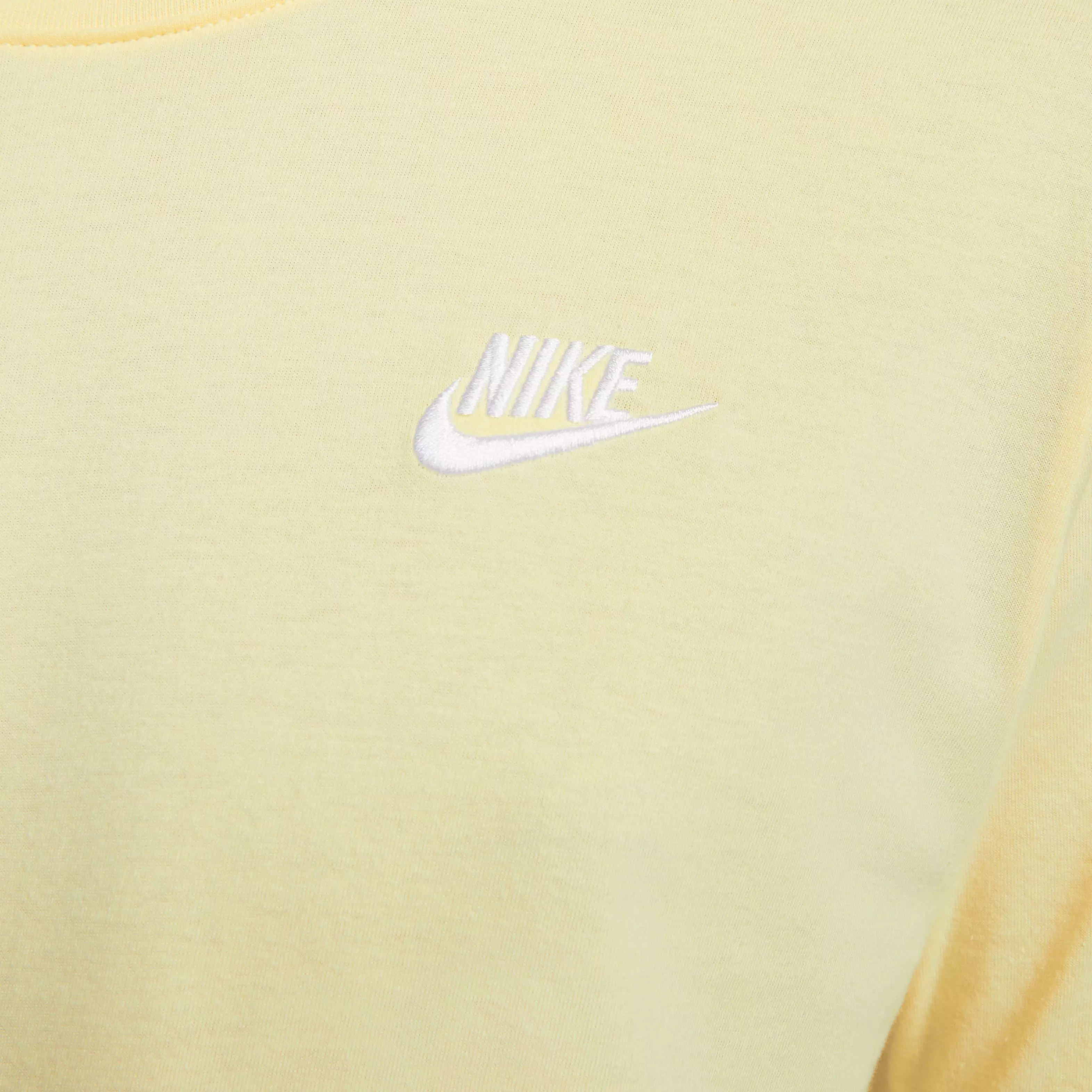 Nike Men's Sportswear Club Tee - Alabaster - CREAM