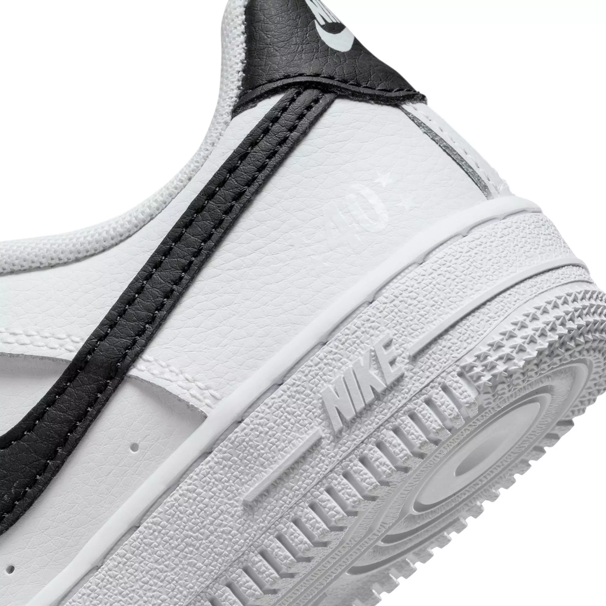 Nike Force 1 Low SE "40th" Preschool Kids' Shoe - WHITE/BLACK