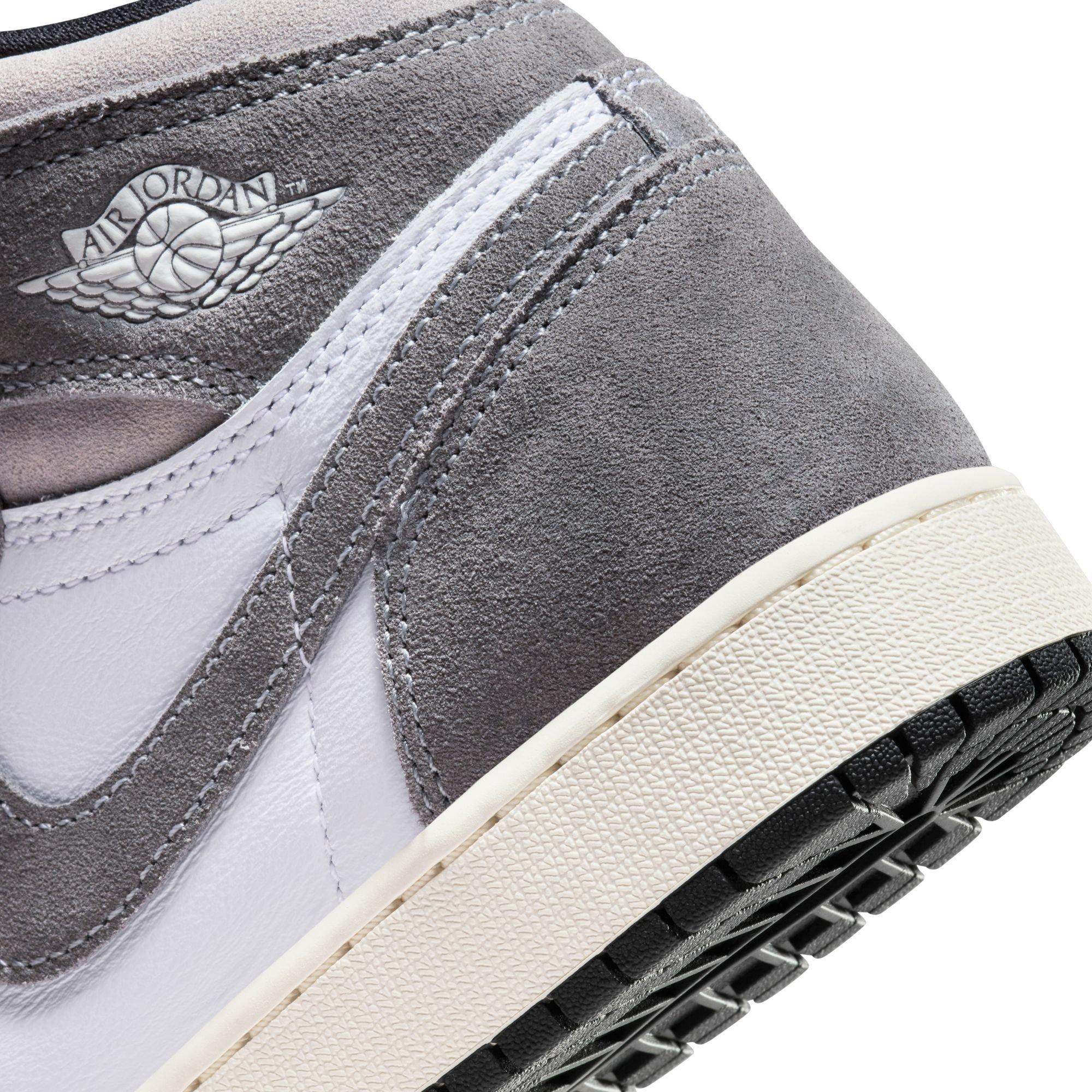 Jordan 1 Retro High OG Black/Smoke Grey/White Grade School Kids' Shoe -  Hibbett