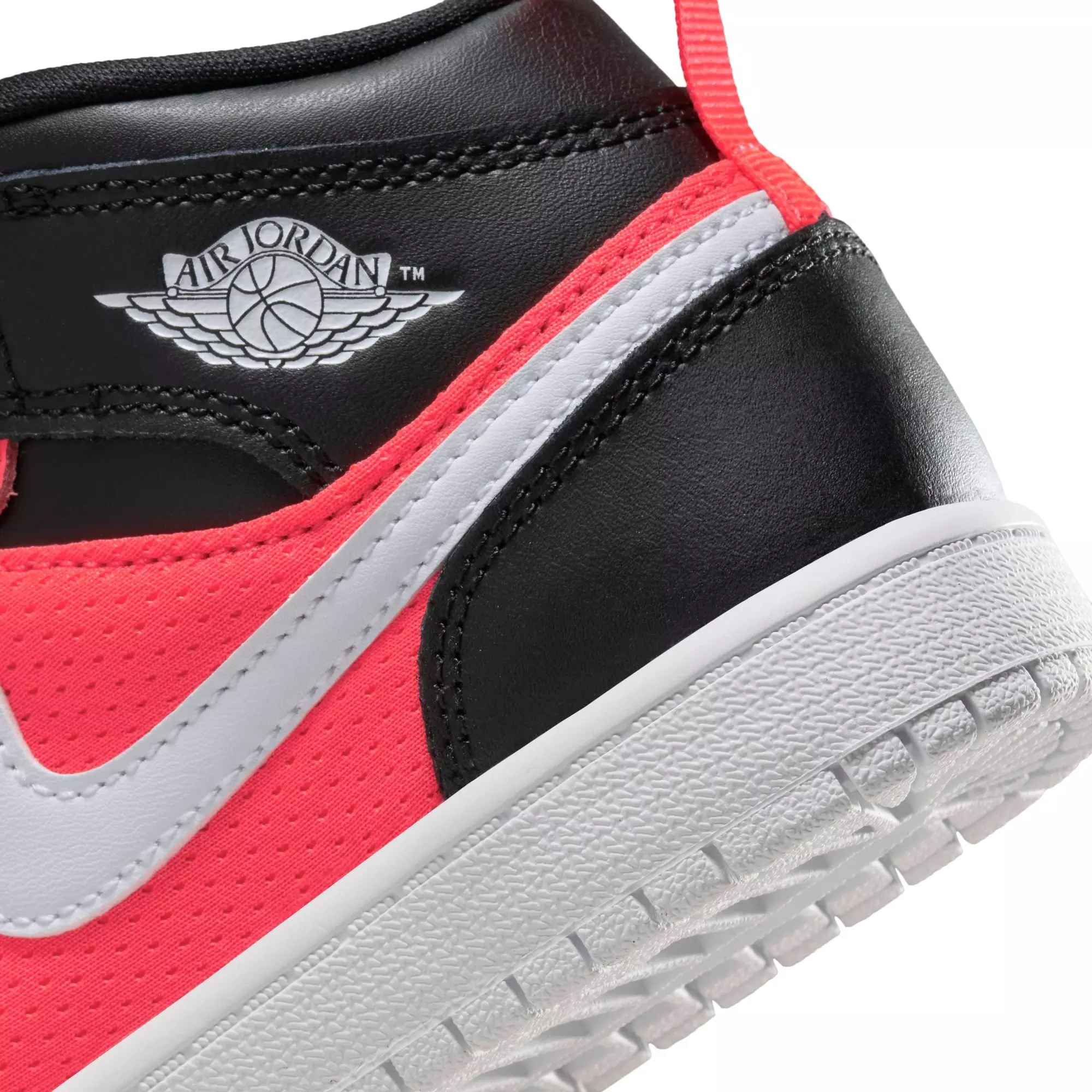 Jordan 1 Mid SE "Black/White/Infrared 23" Preschool Boys' Shoe - BLACK/INFRARED