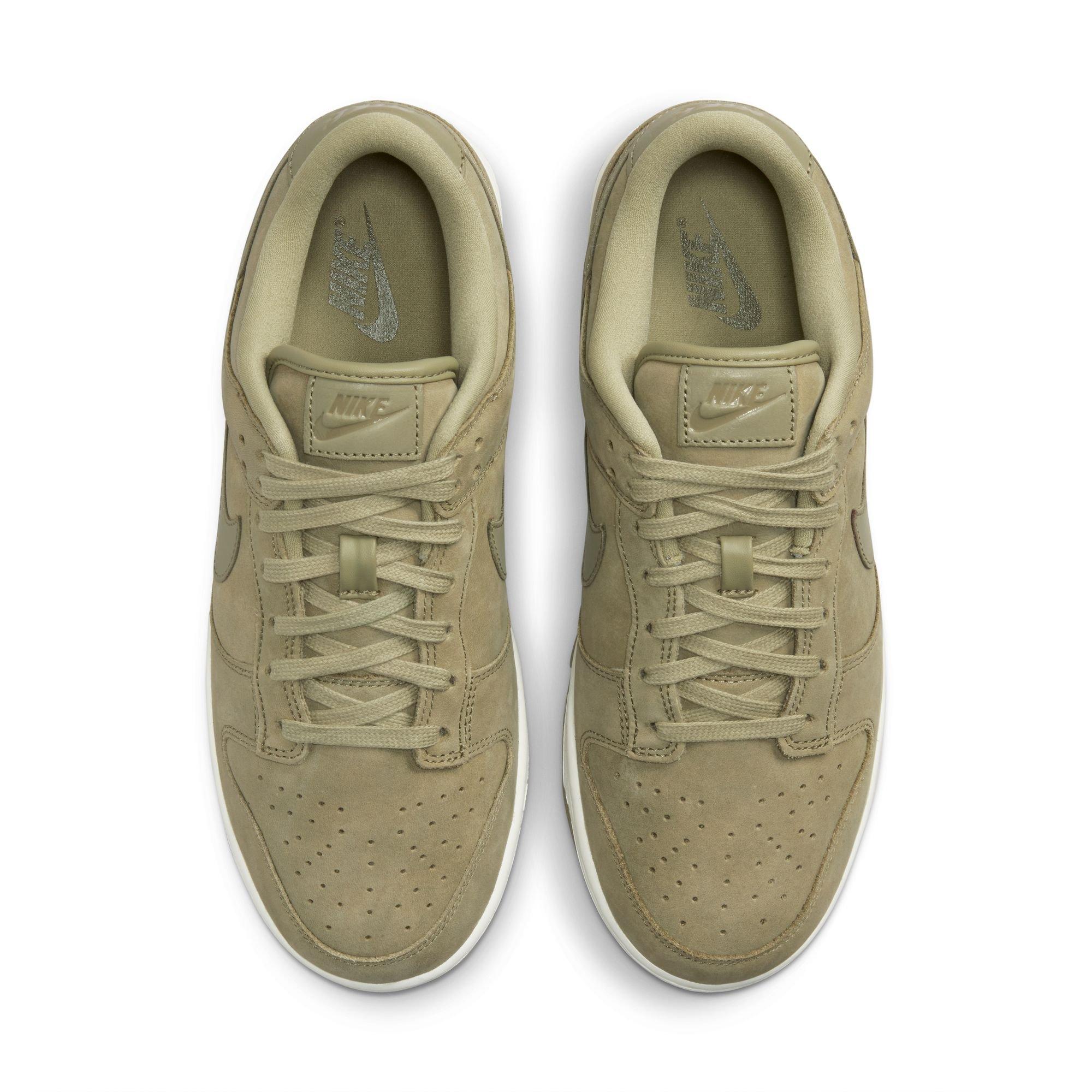 Chaussures et baskets femme Nike W Dunk Low Premium Mf Neutral Olive/  Neutral Olive-Sail