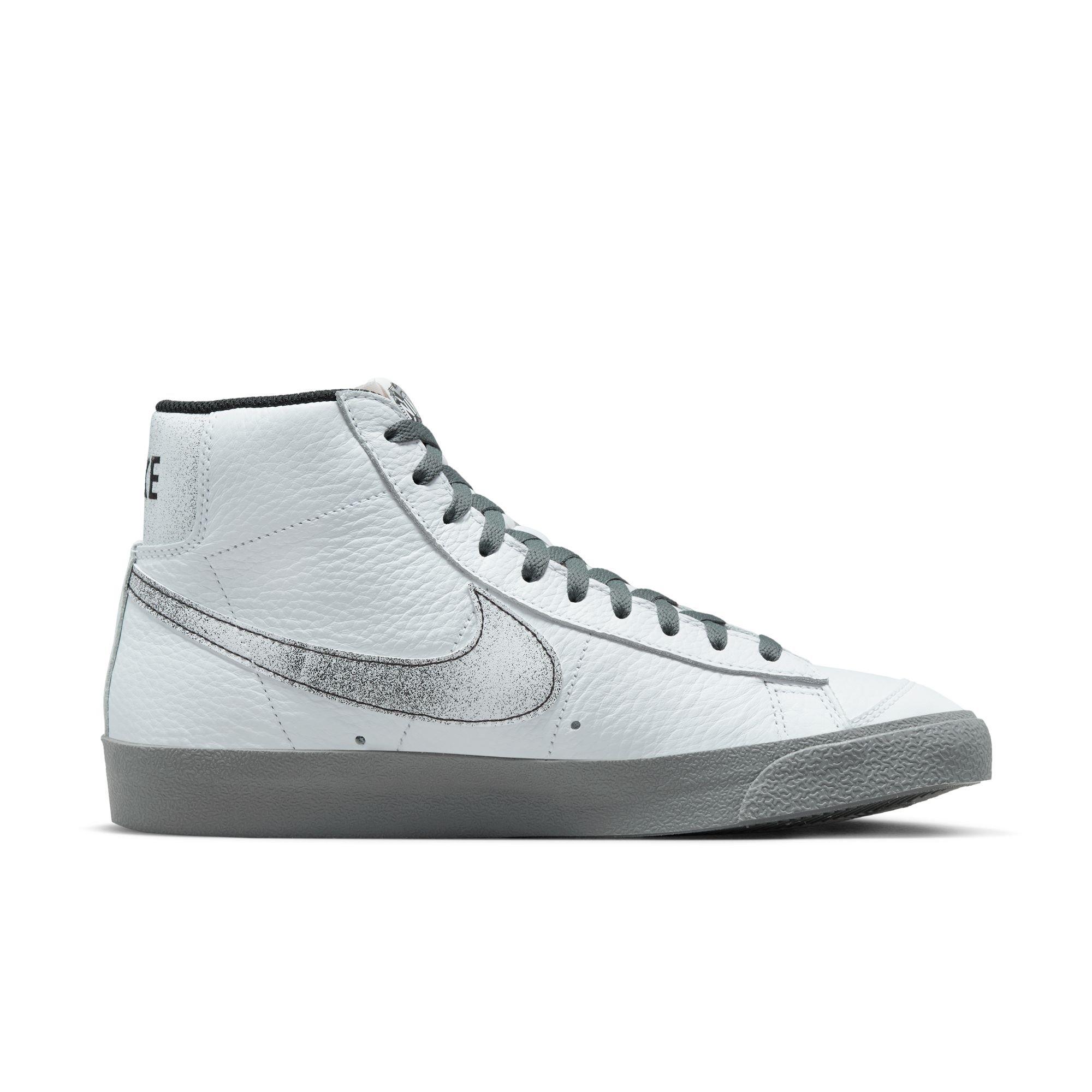 Nike Men's Blazer Mid 77 Vintage-Like Casual Sneakers from Finish