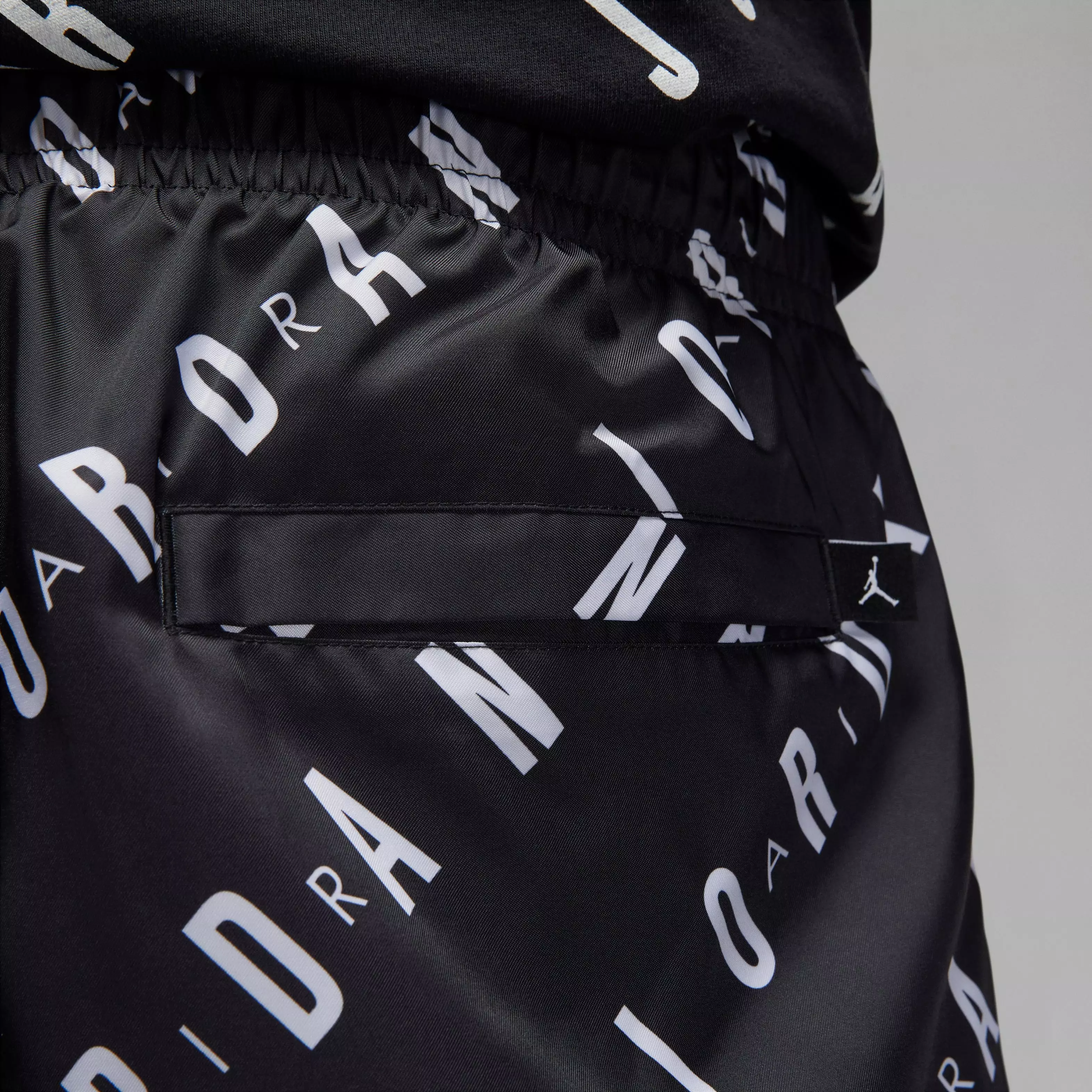 Jordan Men's Essentials Poolside All Over Print Shorts-Black - BLACK