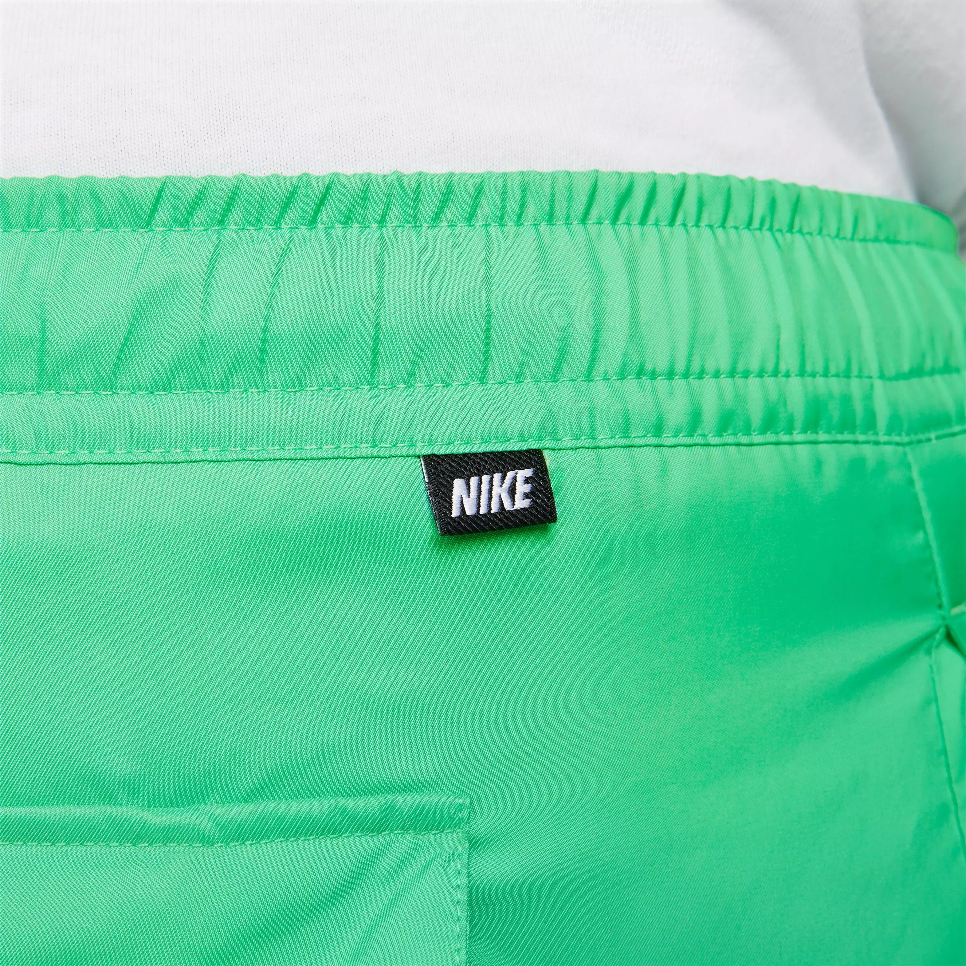 Nike Men's Sportswear Sport Essentials Woven Lined Flow Shorts-Green - GREEN
