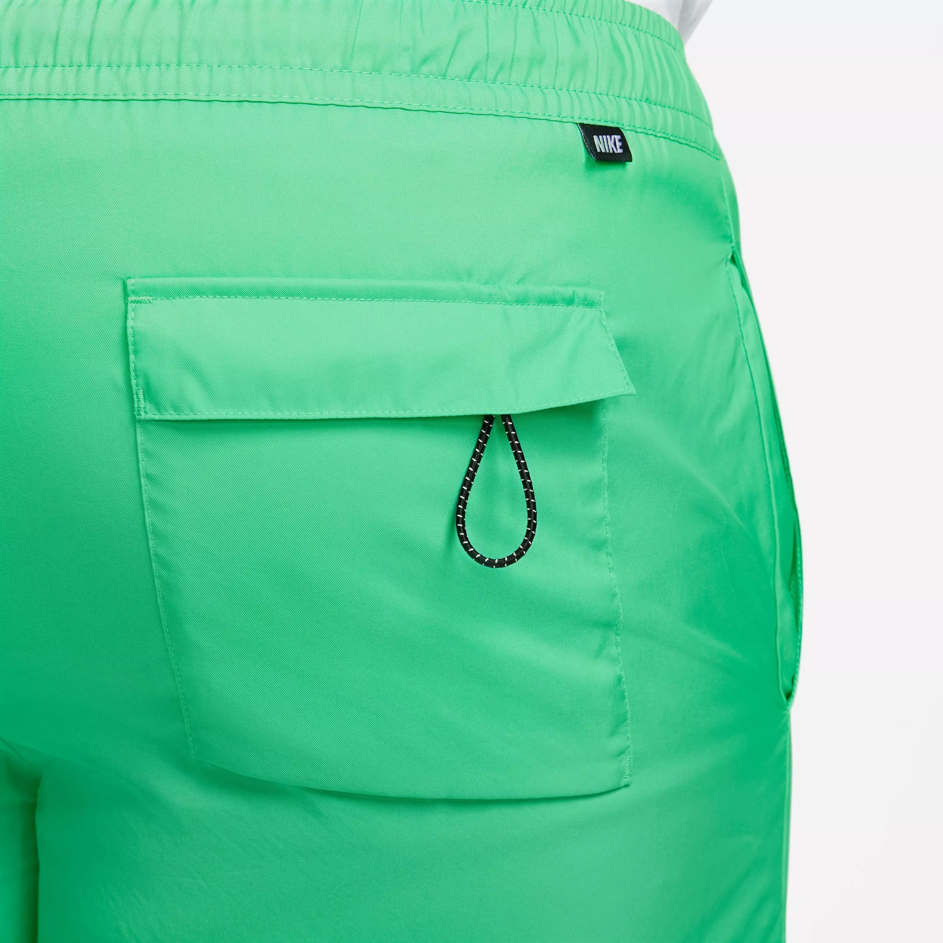 Nike Men's Sportswear Sport Essentials Woven Lined Flow Shorts-Green - GREEN