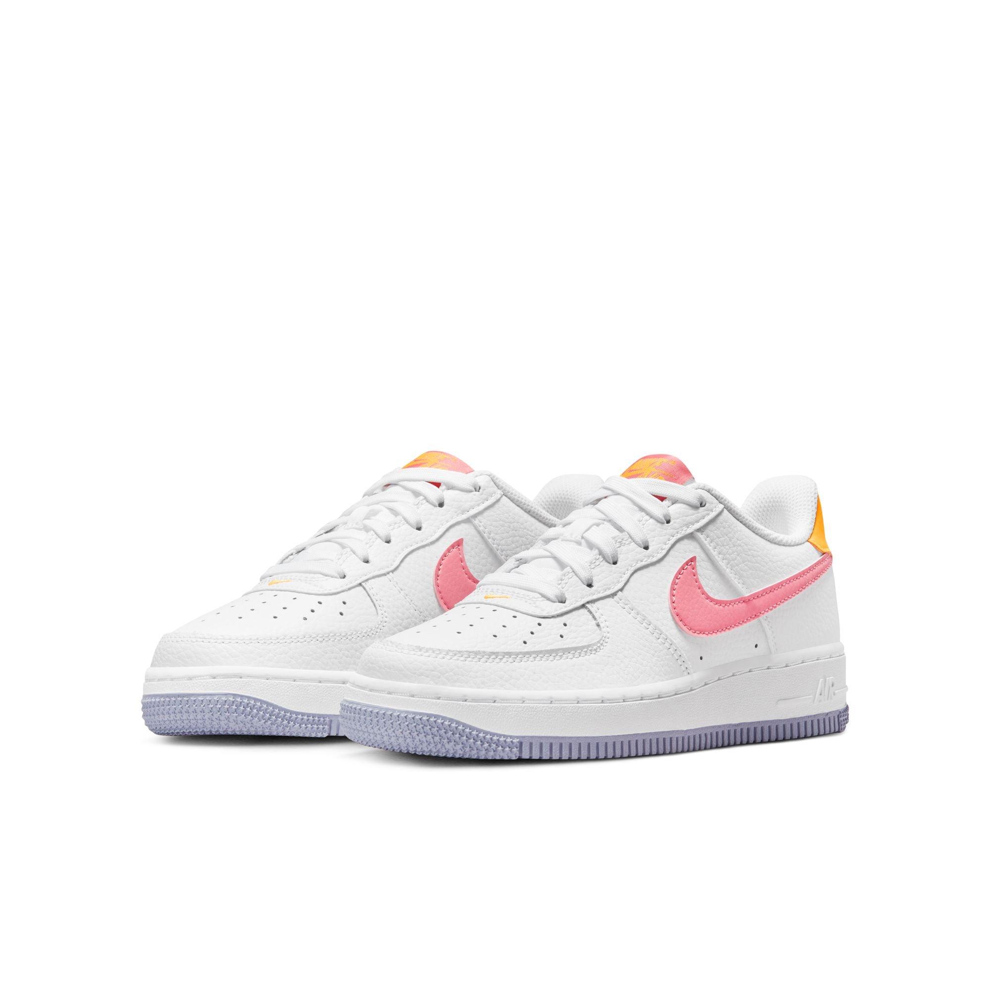  Nike Boy's Air Force 1 (Big Kid) White/Coral Chalk/Laser  Orange 5 Big Kid M