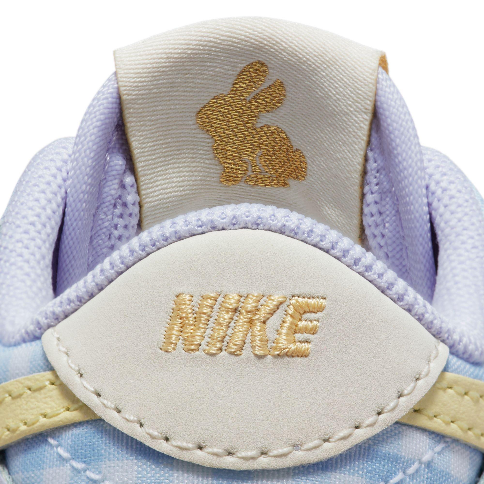 Nike dunk easter bunny sales