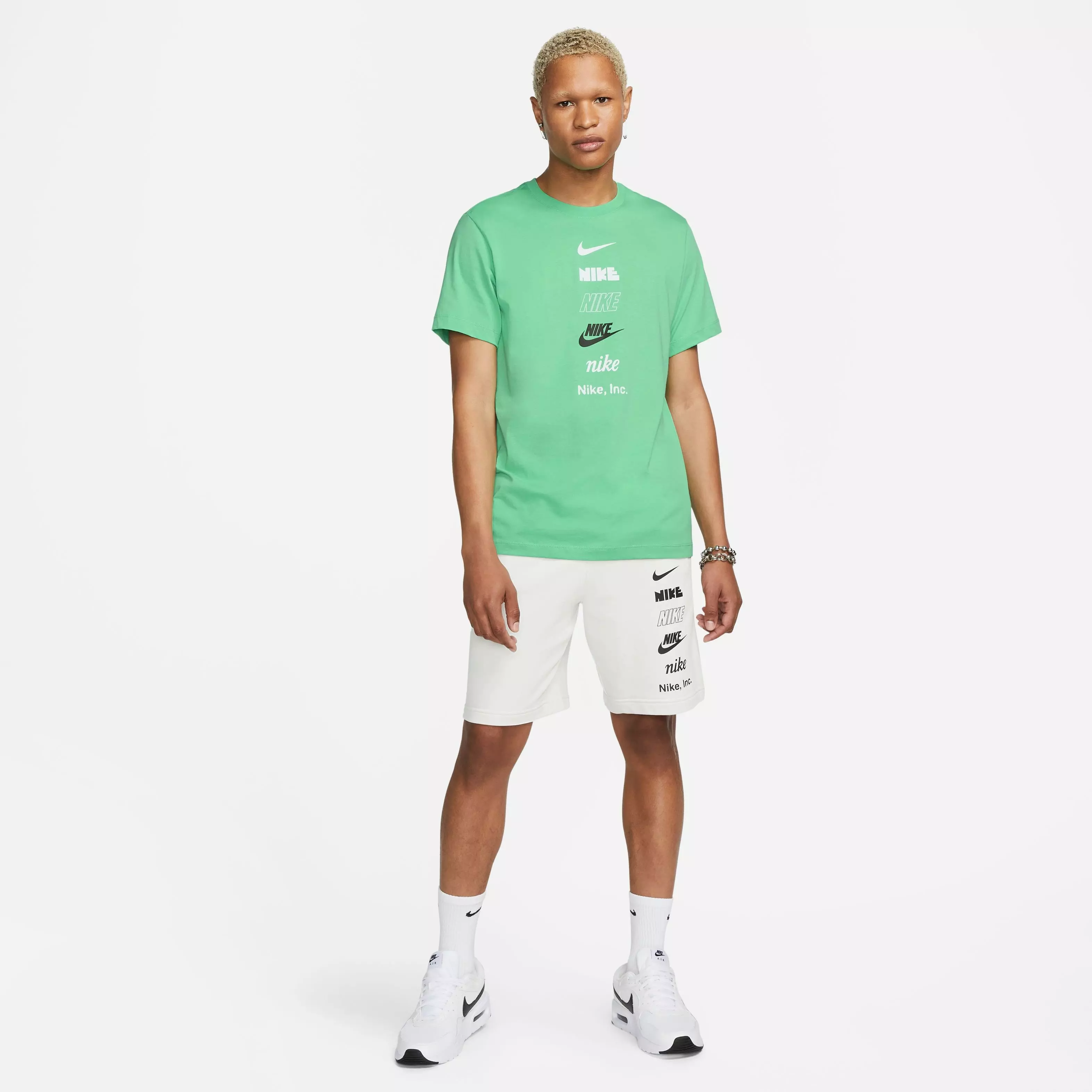 Nike Men's Sportswear Center Chest Logo Tee-Green - GREEN