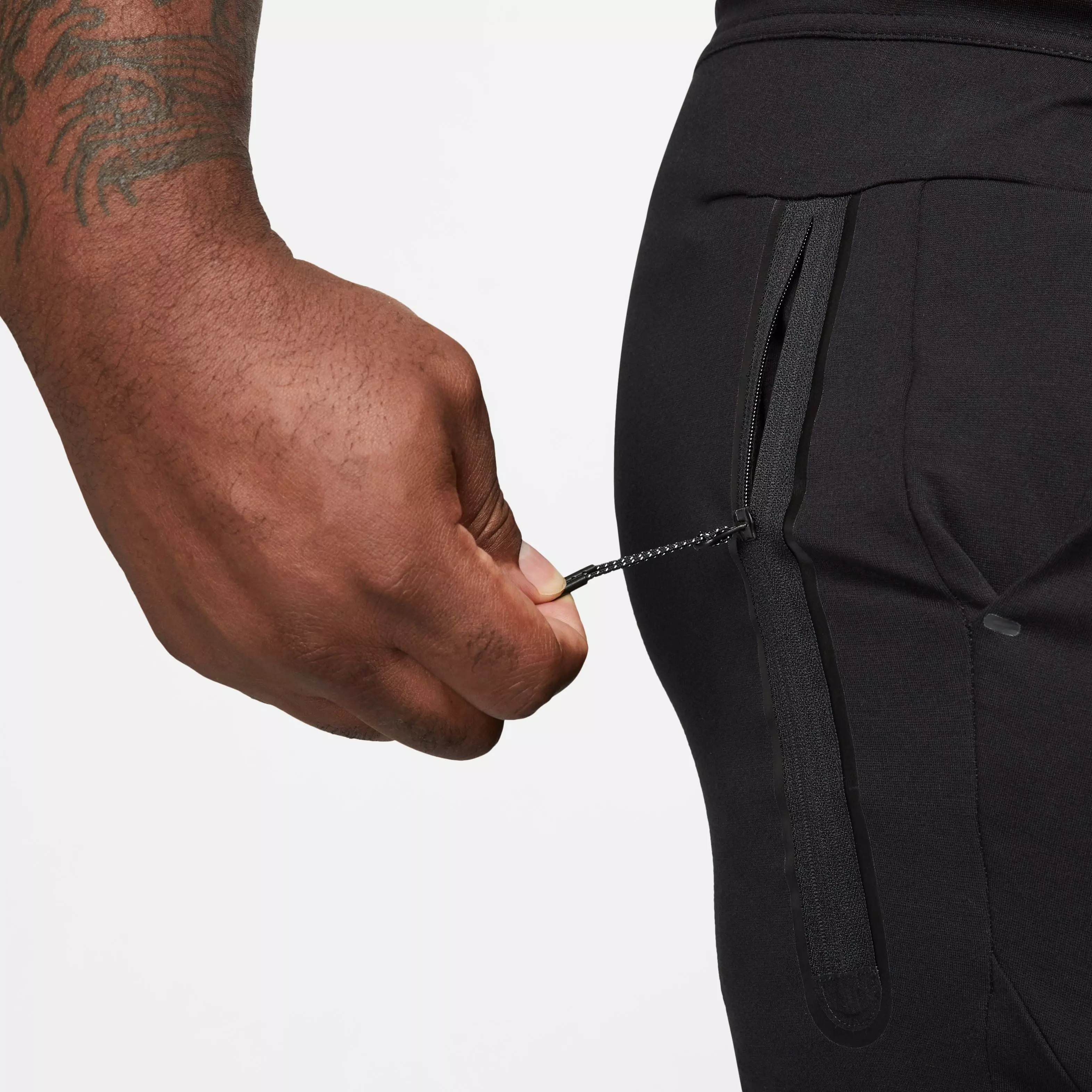 Nike Men's Tech Essentials Joggers-Black - BLACK