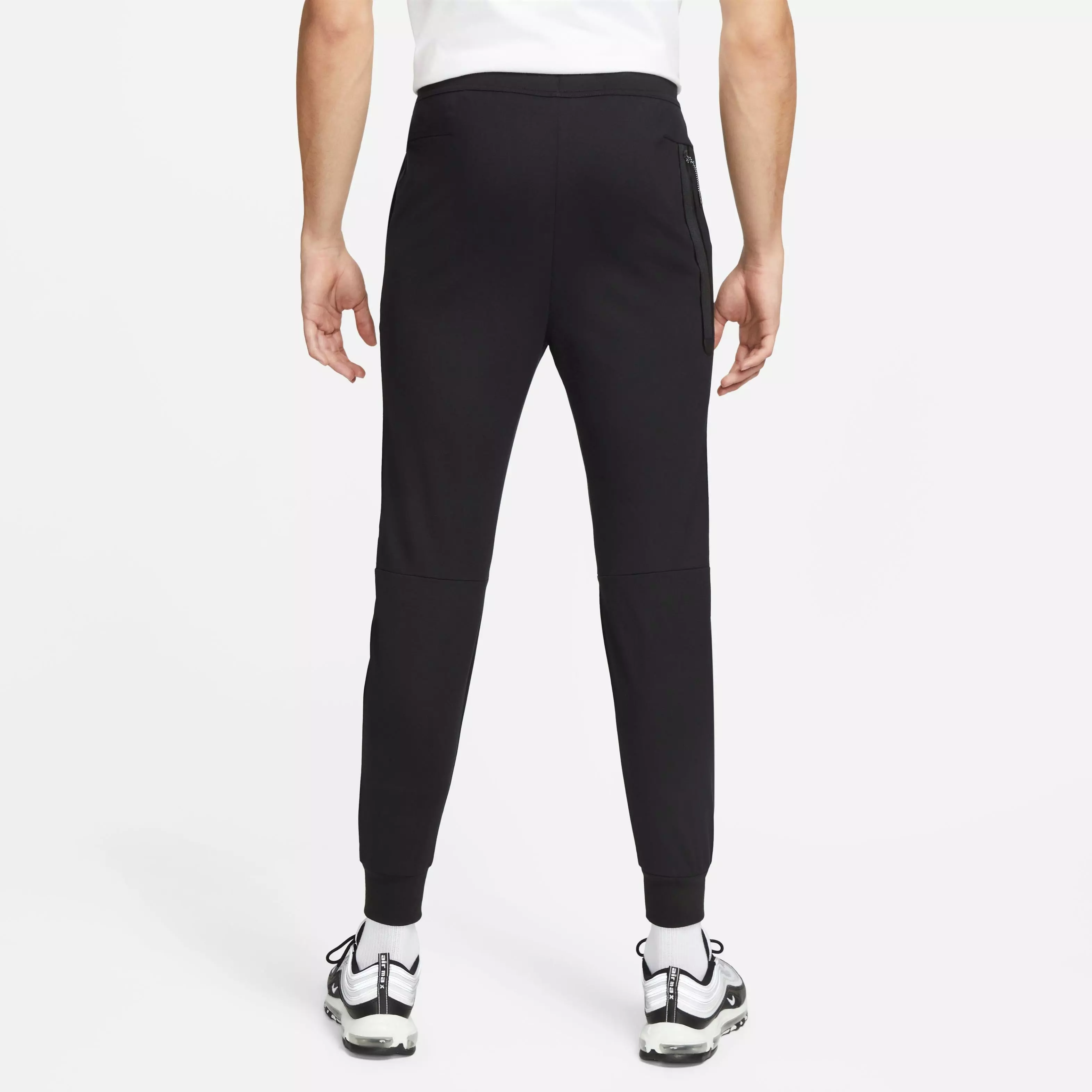 Nike Men's Tech Essentials Joggers-Black - BLACK