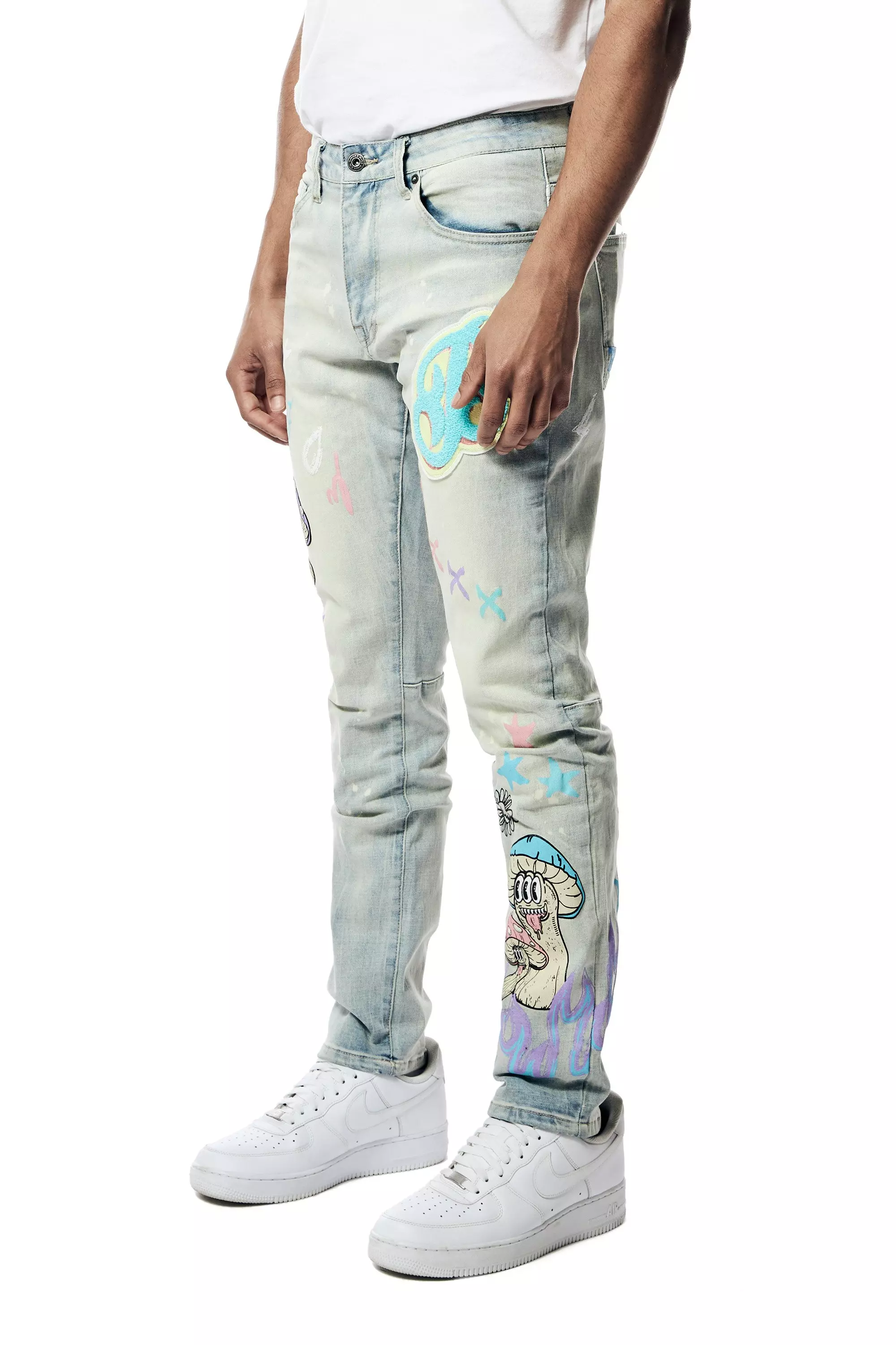 Smoke Rise Men's Slim Fit Light Wash Chenille Patch Doodle Denim Jeans - BLUE