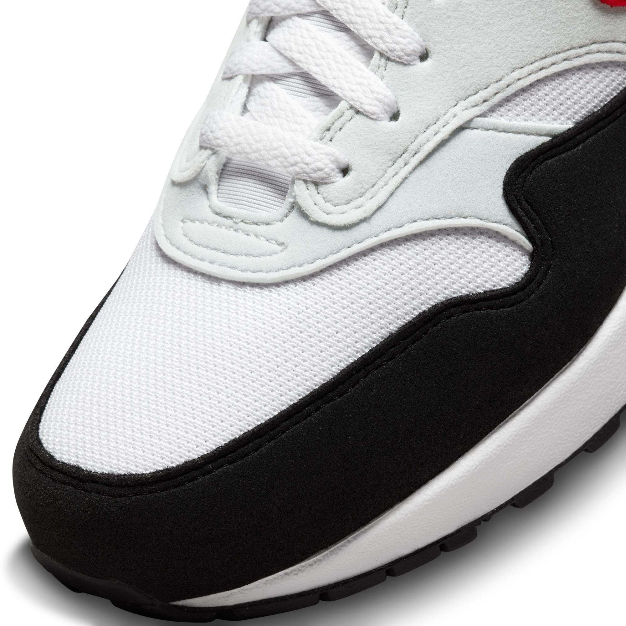 air max 1 black and white