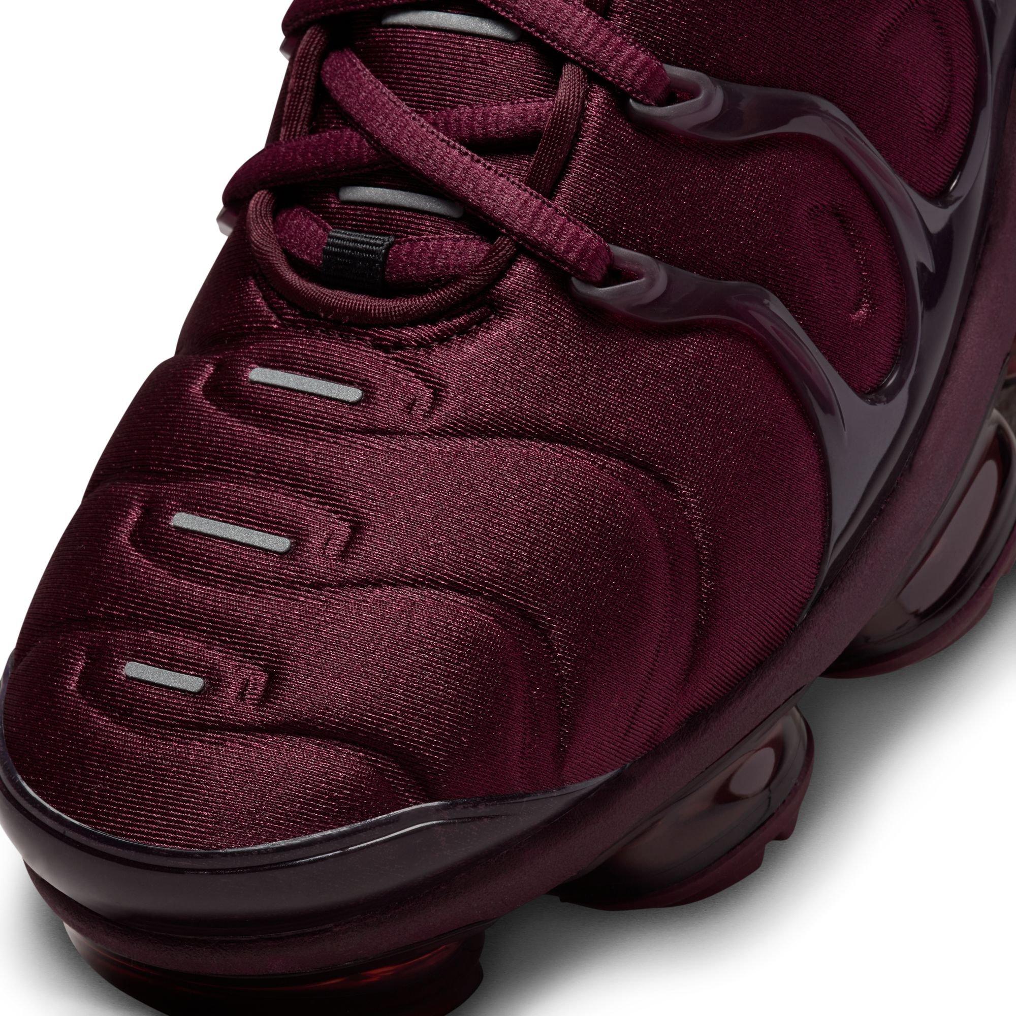 Nike Air VaporMax Plus "Night Maroon/White/Black/Cedar" Men's Shoe - MAROON Thumbnail View 9