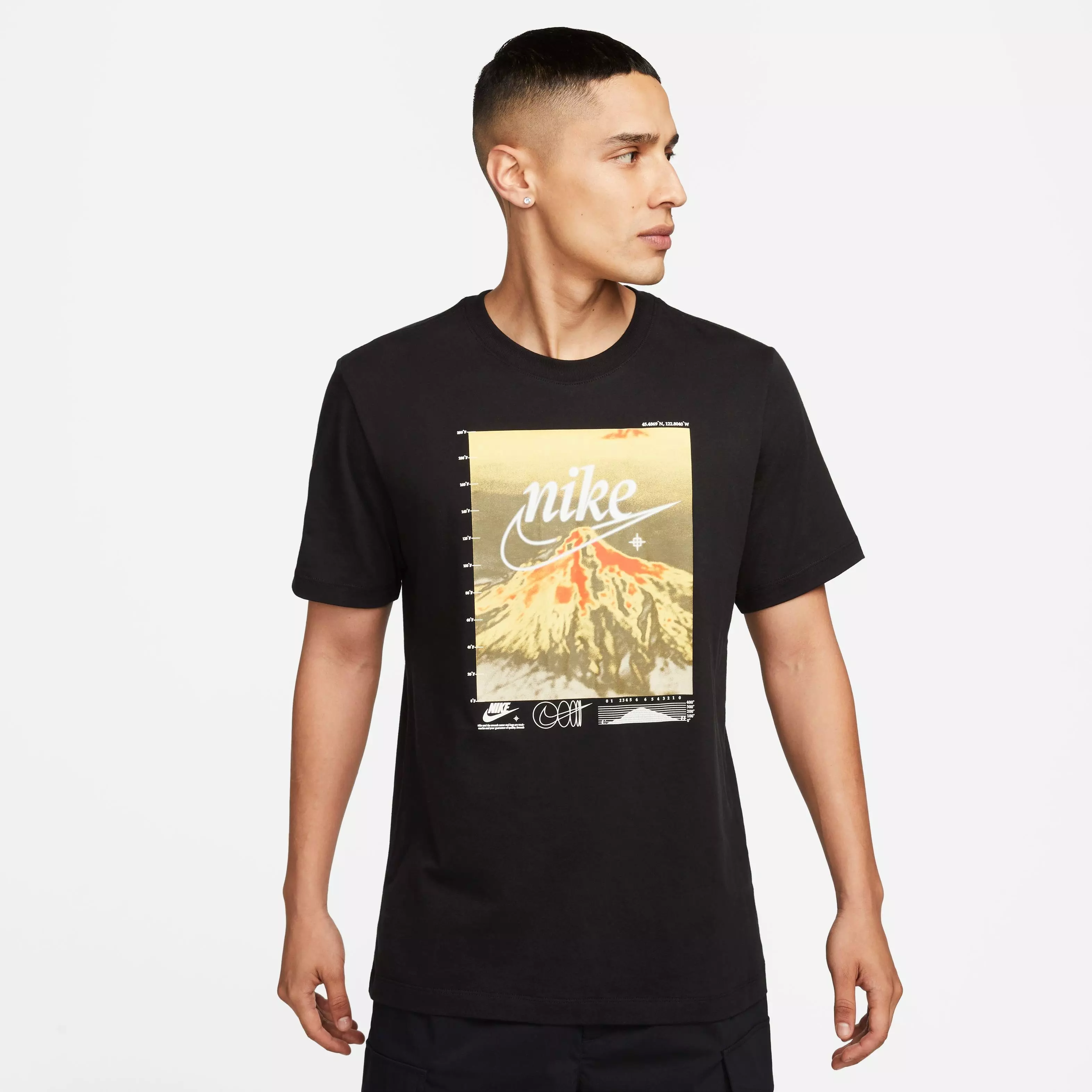 Nike Men's Mountain Photo Tee - Black - BLACK