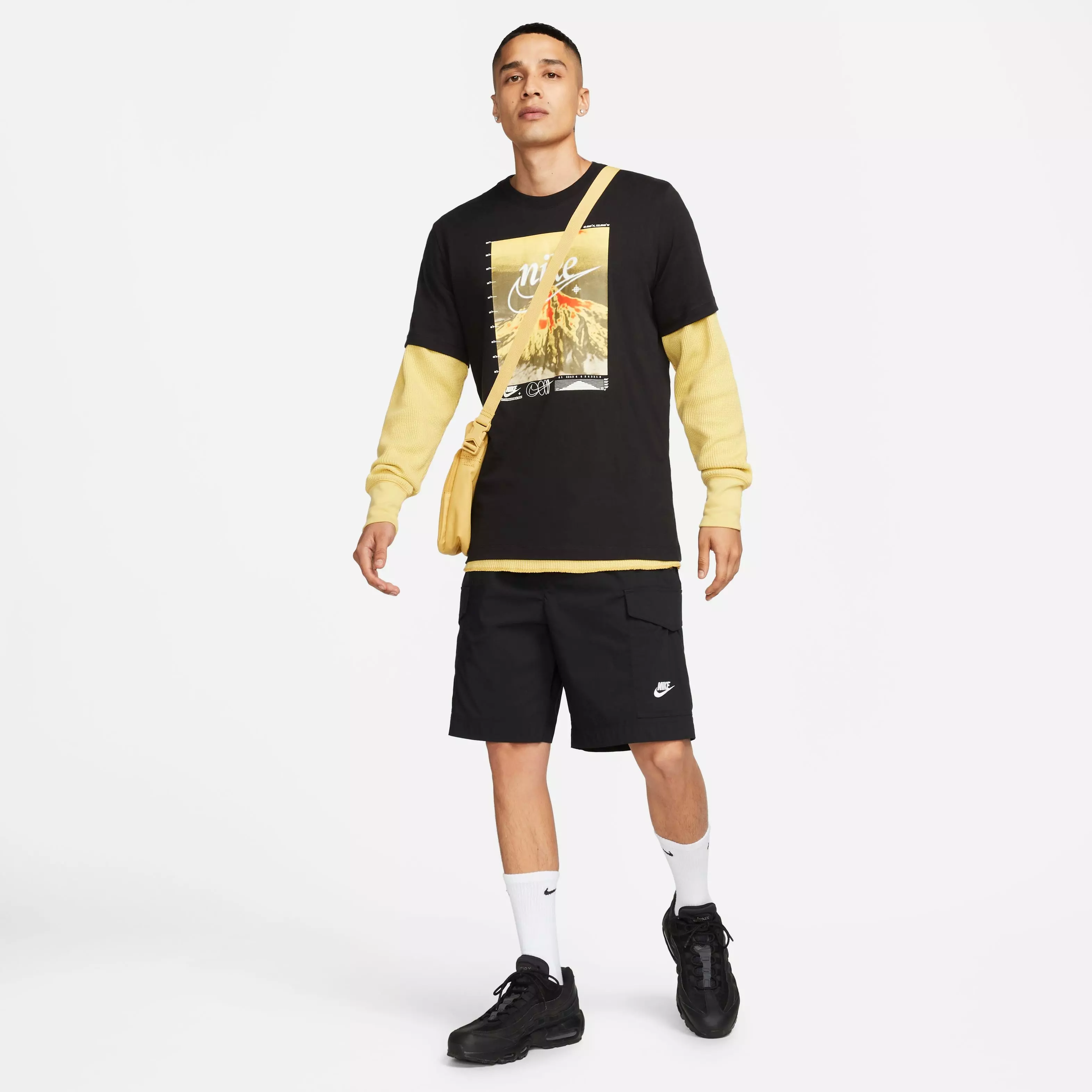 Nike Men's Mountain Photo Tee - Black - BLACK
