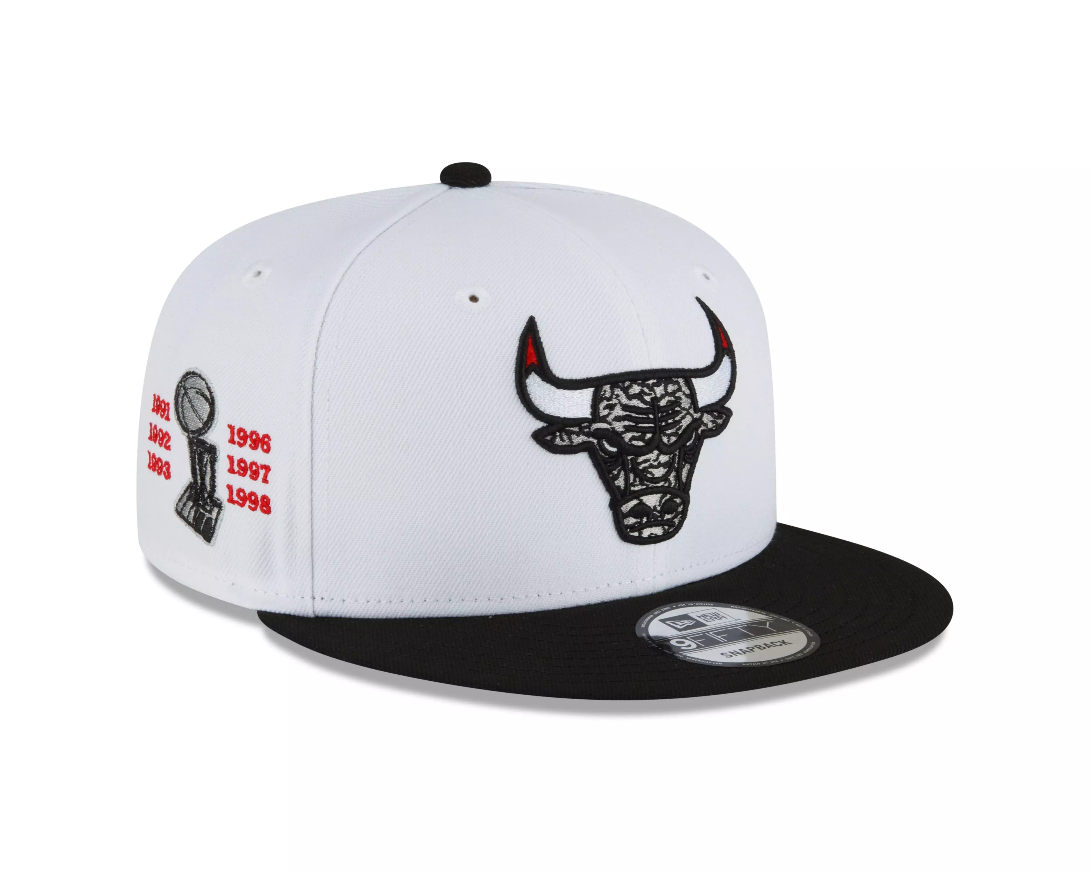 New Era Chicago Bulls 9FIFTY Elephant Print Team Logo Snapback Hat-White/Black - WHITE/BLACK