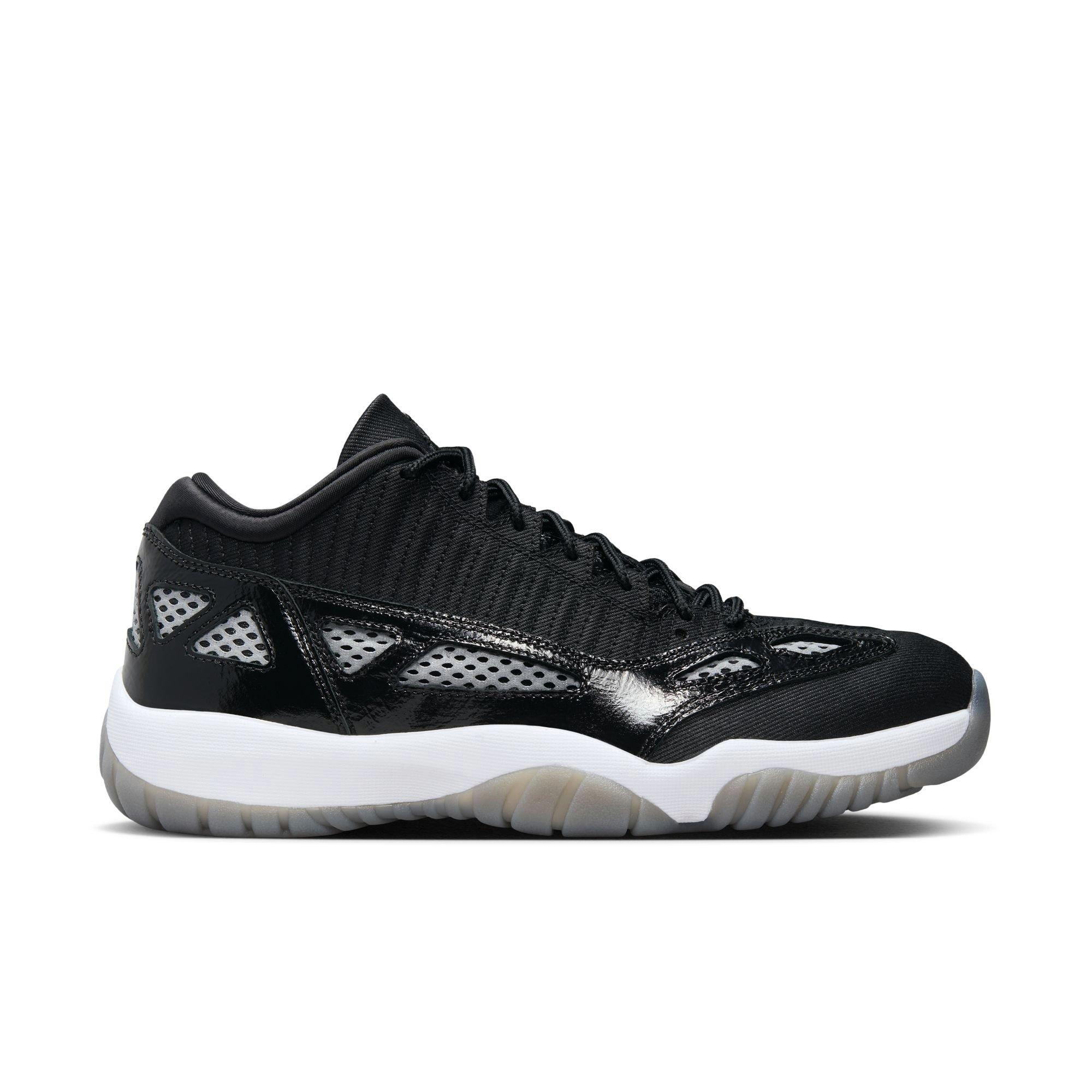 Jordan retro 11 low black and white sale