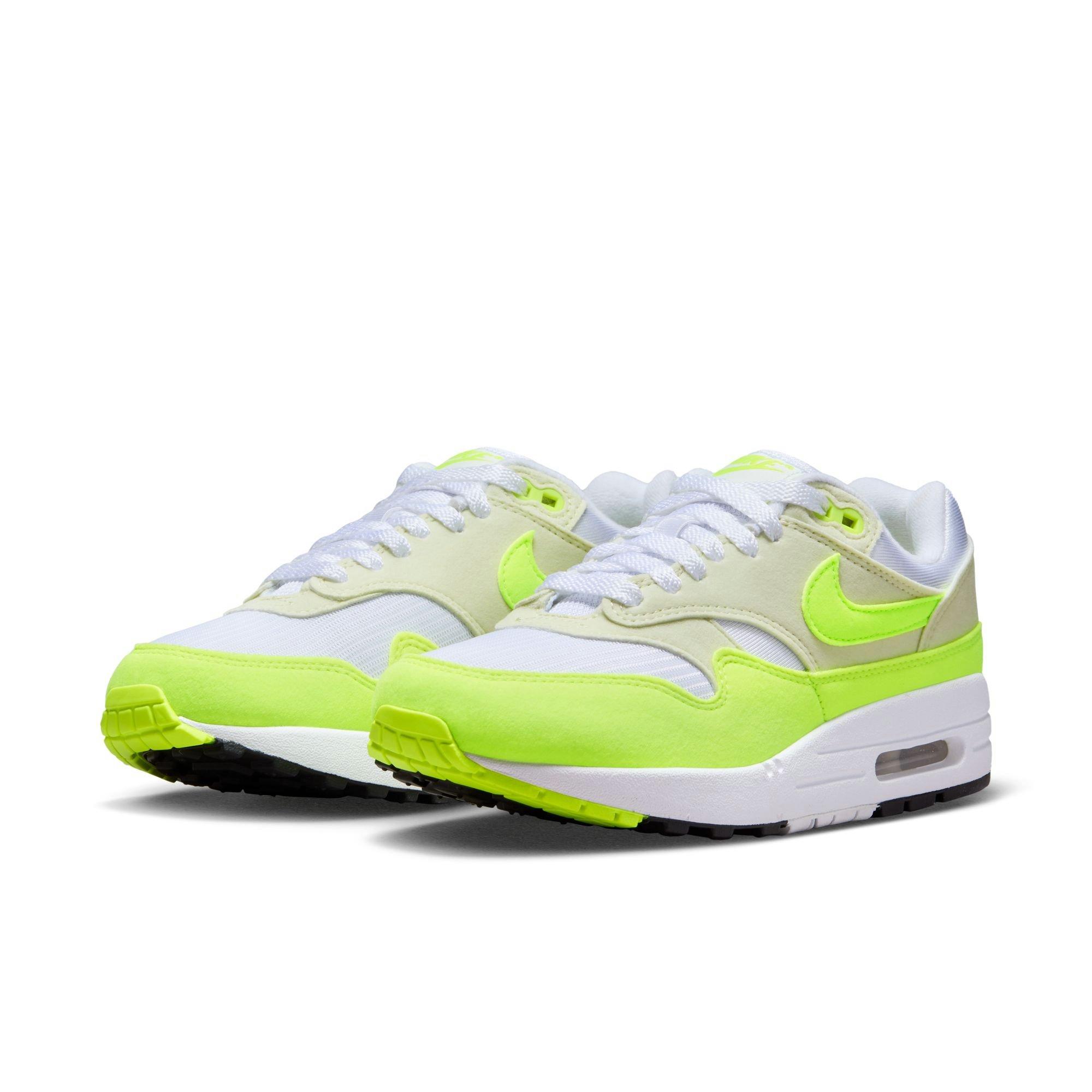 Womens nike volt discount shoes