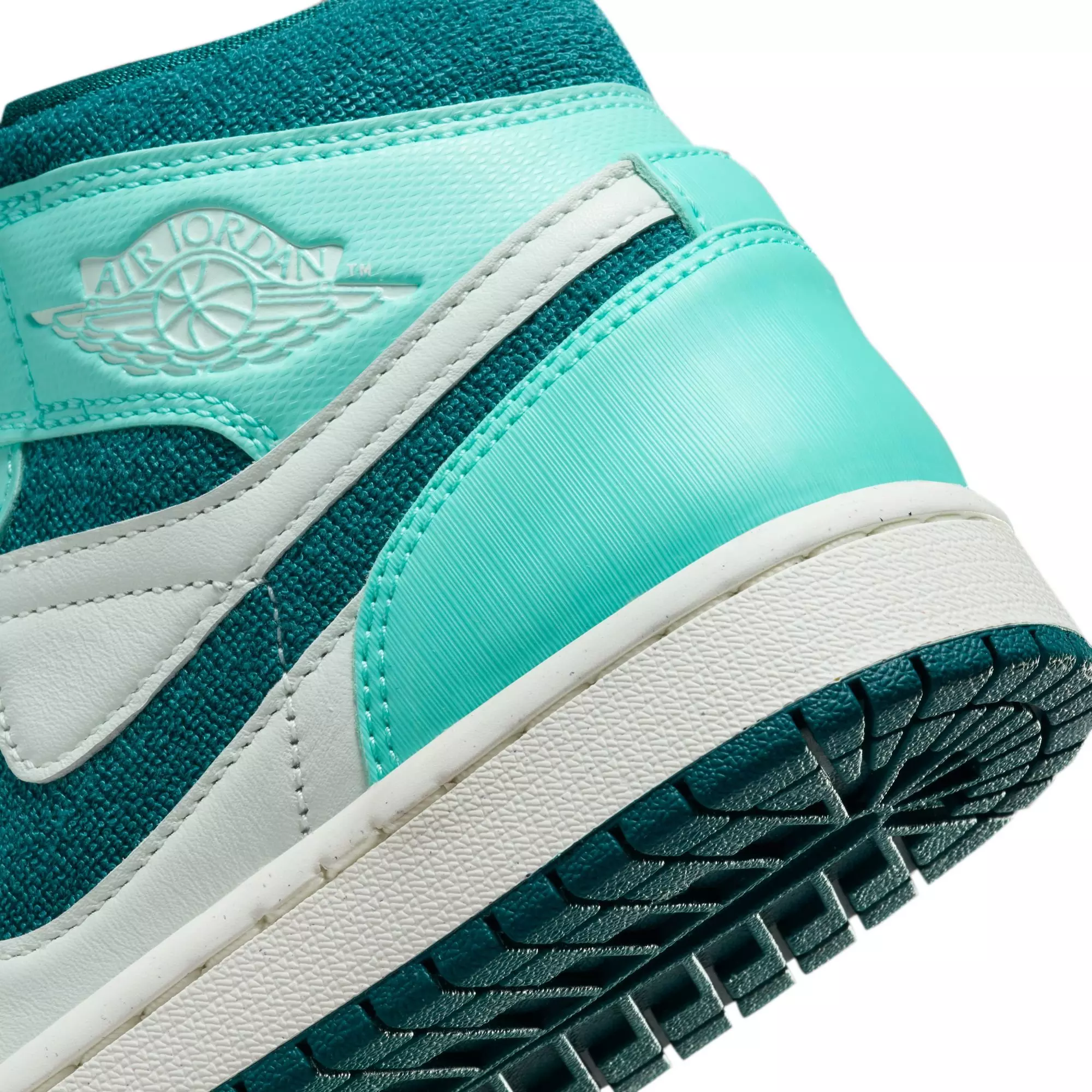 Jordan 1 Mid SE "Bleached Turquoise/Sky J Teal/Barely Green/Sail" Women's Shoe - TURQUOISE