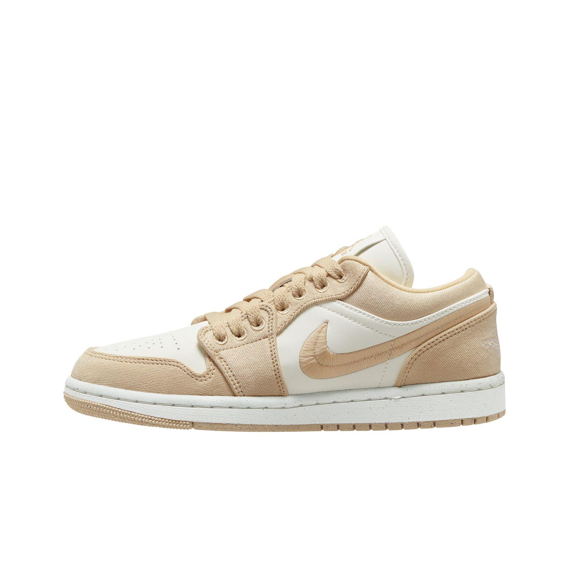 Jordan 1 Low SE "Team Gold/Sail" Women's Shoe - GOLD/WHITE Thumbnail View 2