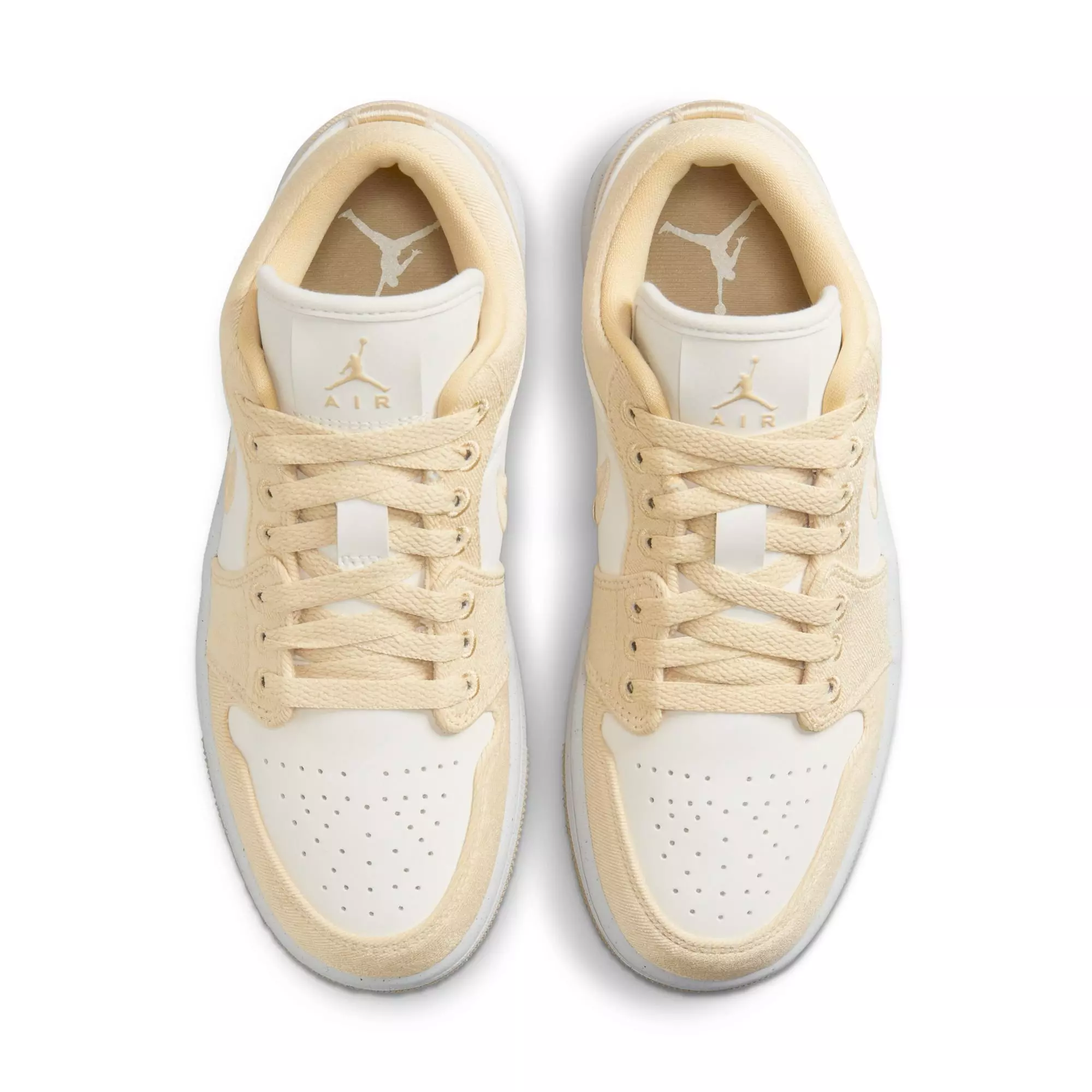 Jordan 1 Low SE "Team Gold/Sail" Women's Shoe - GOLD/WHITE