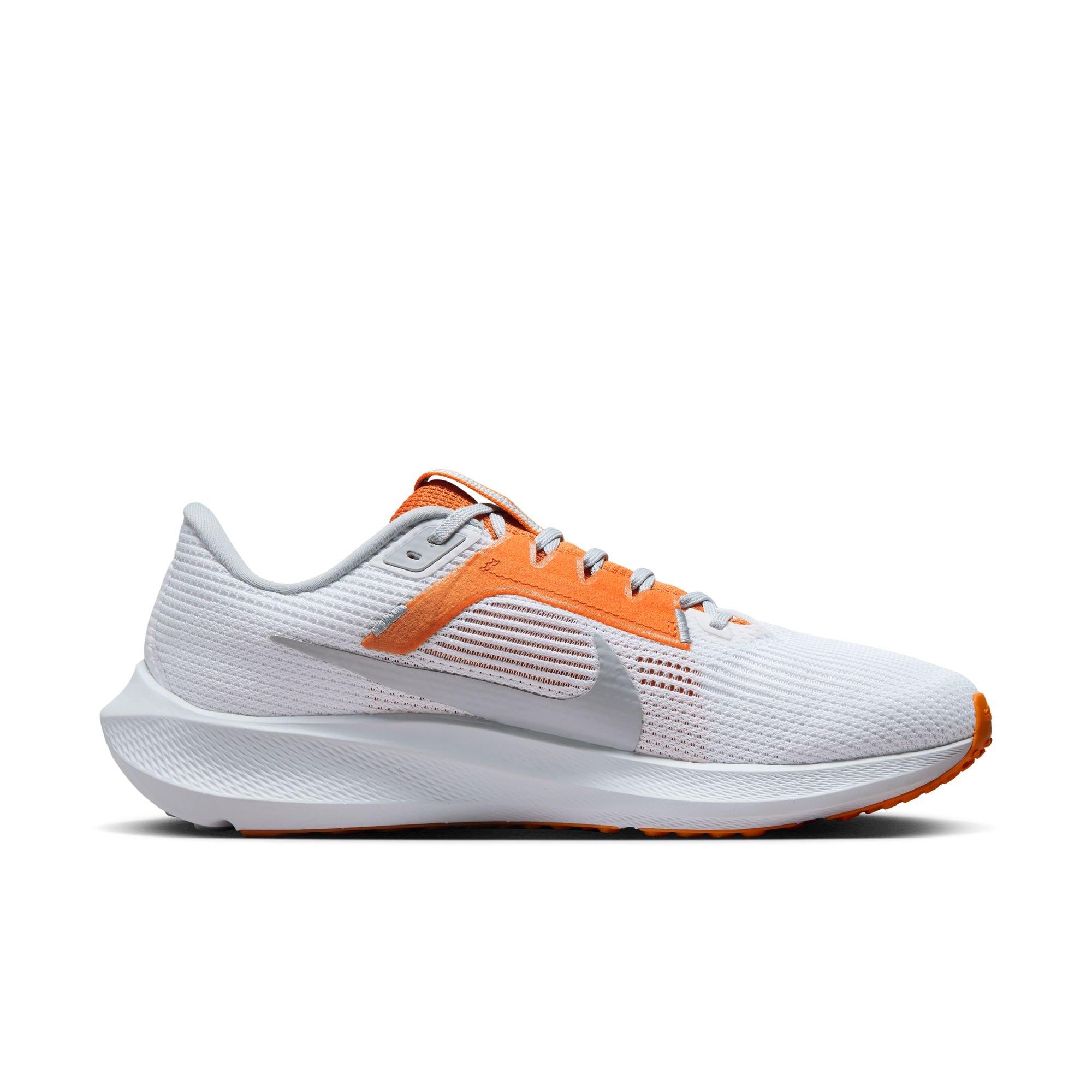 Nike Pegasus 40 "Tennessee" Men's Running Shoe - WHITE/WOLF GREY/BRIGHT CERAMIC Thumbnail View 3