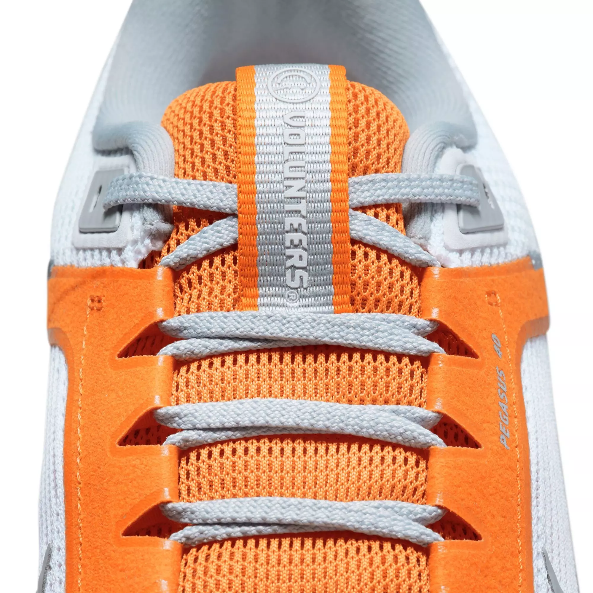 Nike Pegasus 40 "Tennessee" Men's Running Shoe - WHITE/WOLF GREY/BRIGHT CERAMIC