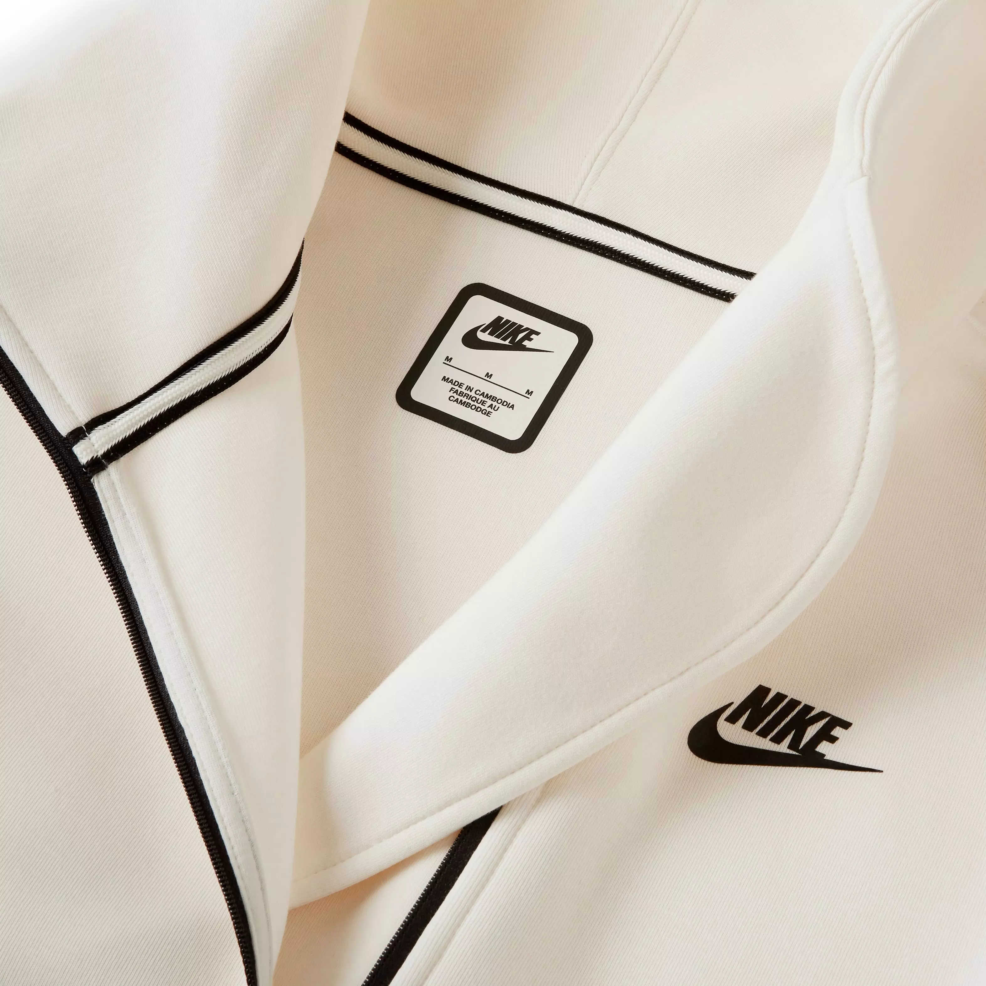 Nike Women's Sportswear Tech Fleece Oversized Loose Cape - IVORY