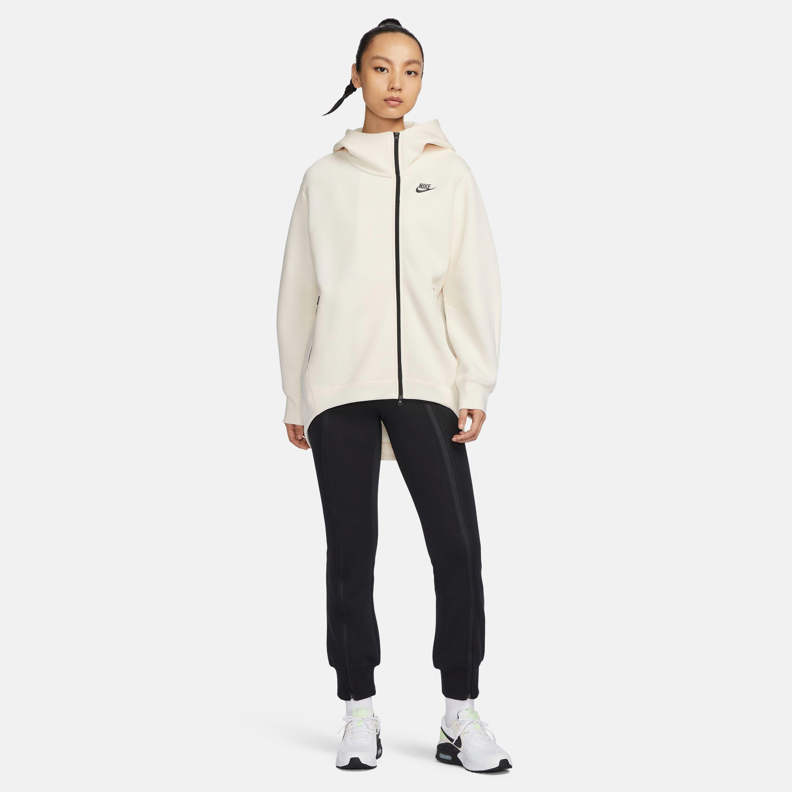 Nike Sportswear Tech Fleece OG Women's Loose Cape.