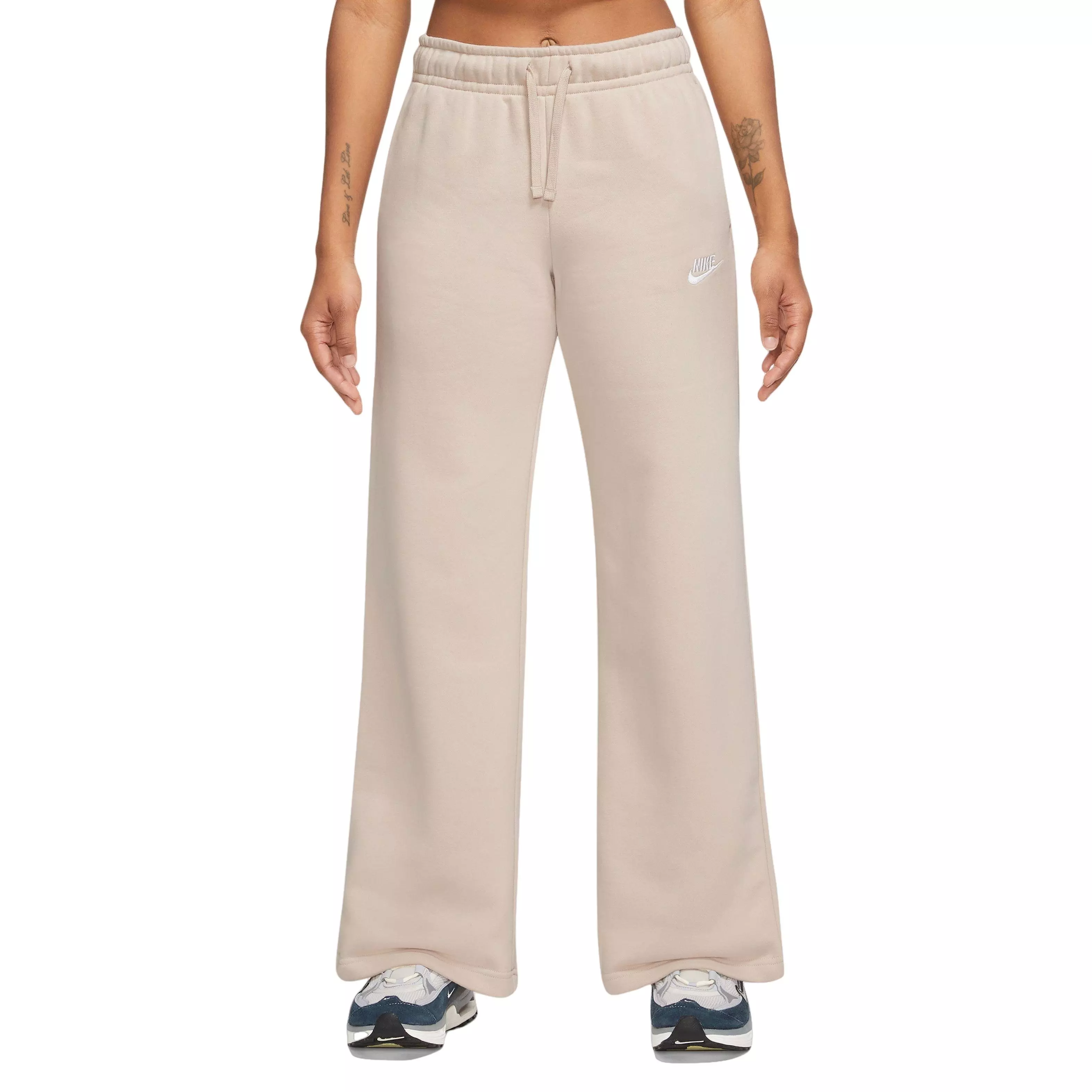 Standard Mid-Rise Full Length Trousers. Nike IN