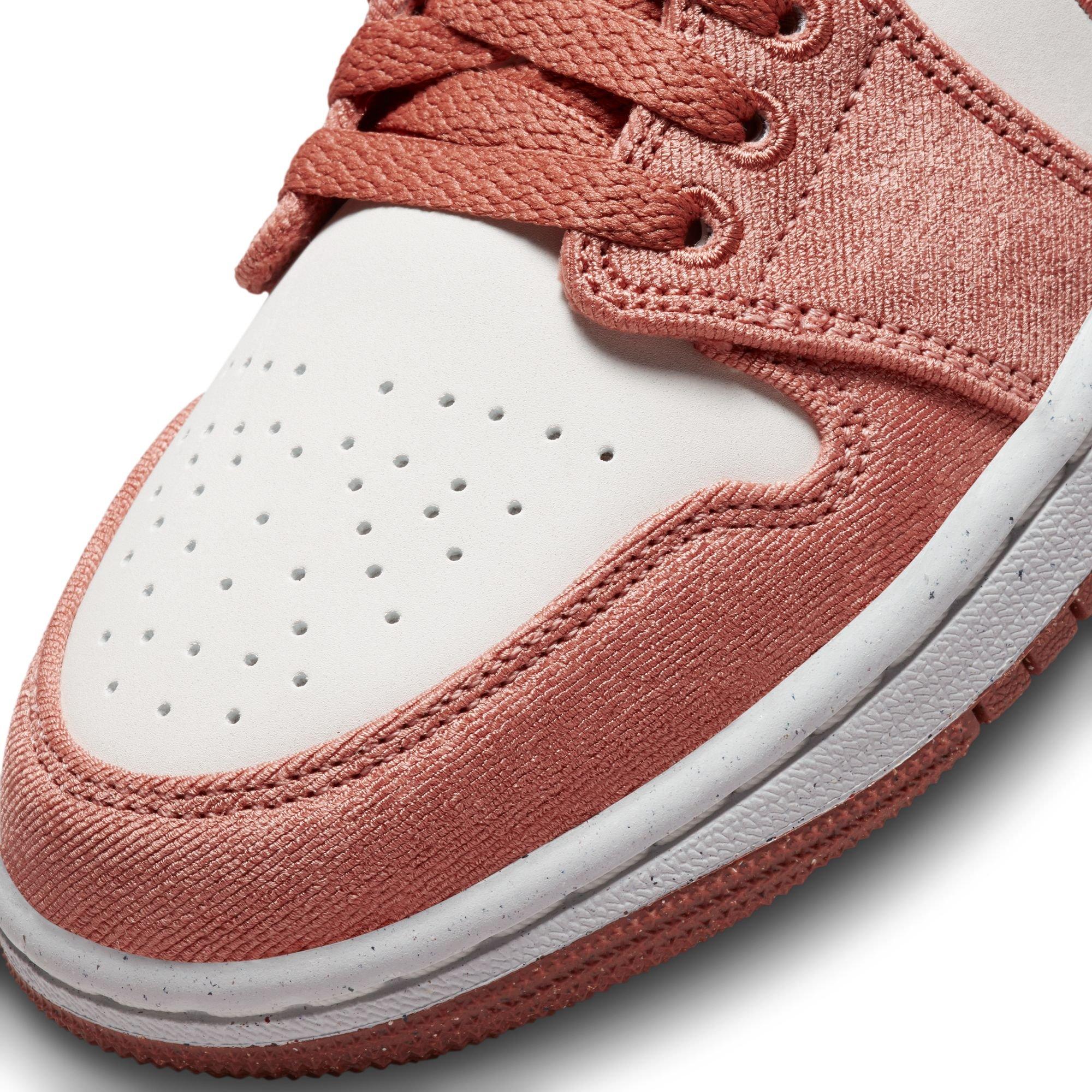 Jordan 1 Low SE "Peach Canvas" Women's Shoe - ORANGE/WHITE Thumbnail View 9
