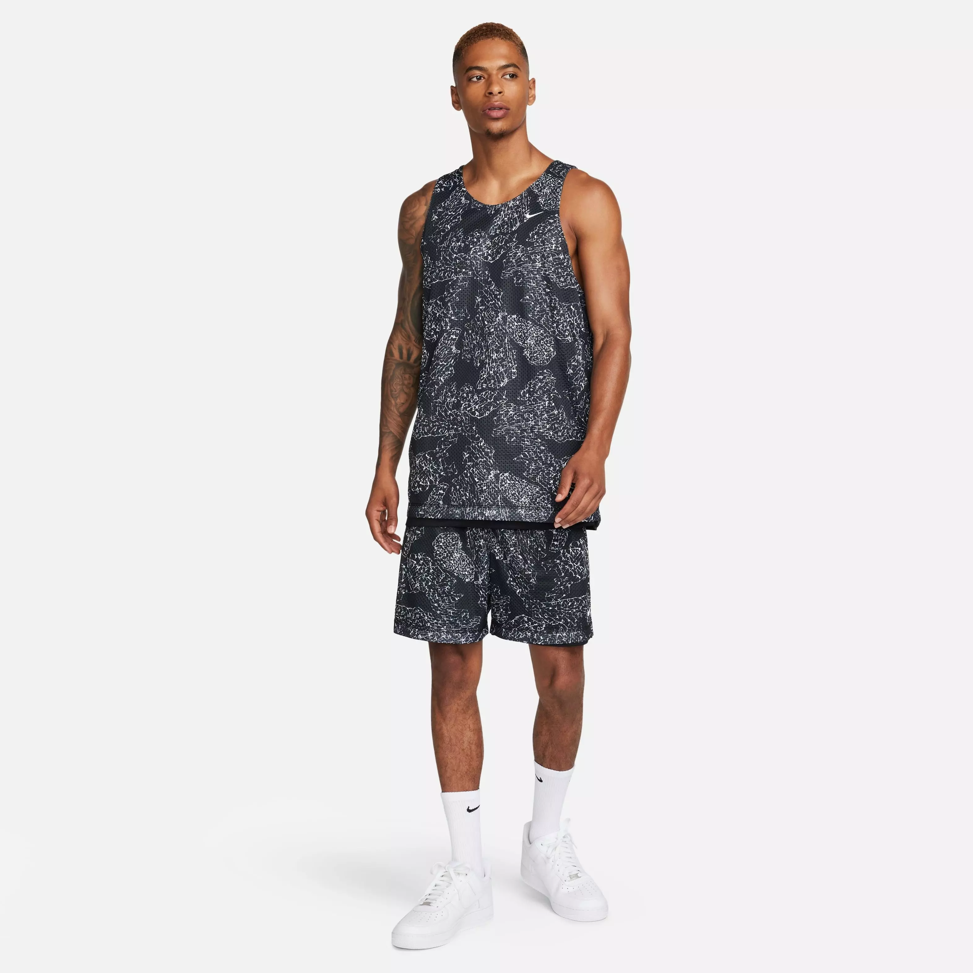 Nike Men's Dri-FIT Standard Issue 6" Reversible Basketball Shorts - BLACK