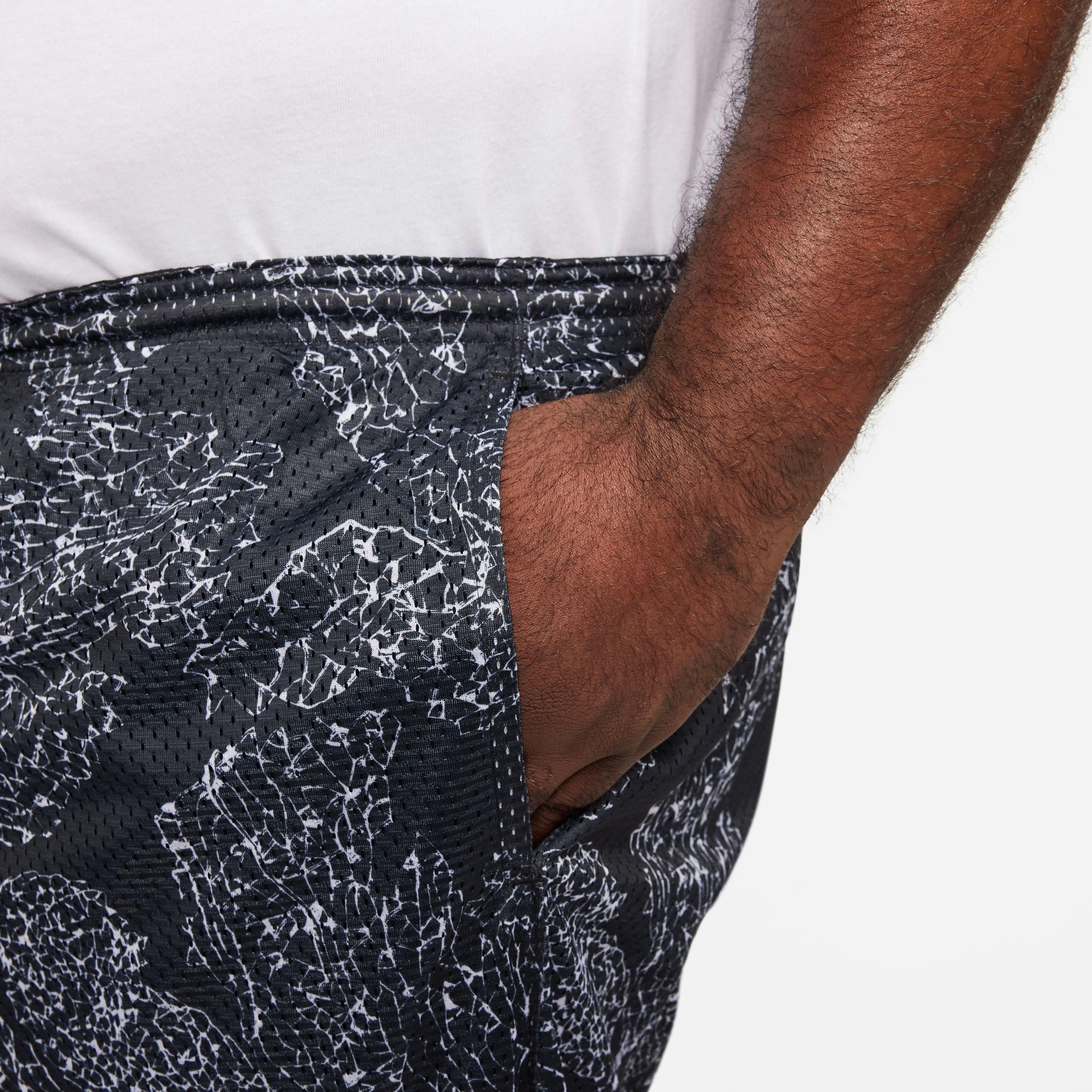 Nike Men's Dri-FIT Standard Issue 6" Reversible Basketball Shorts - BLACK Thumbnail View 9