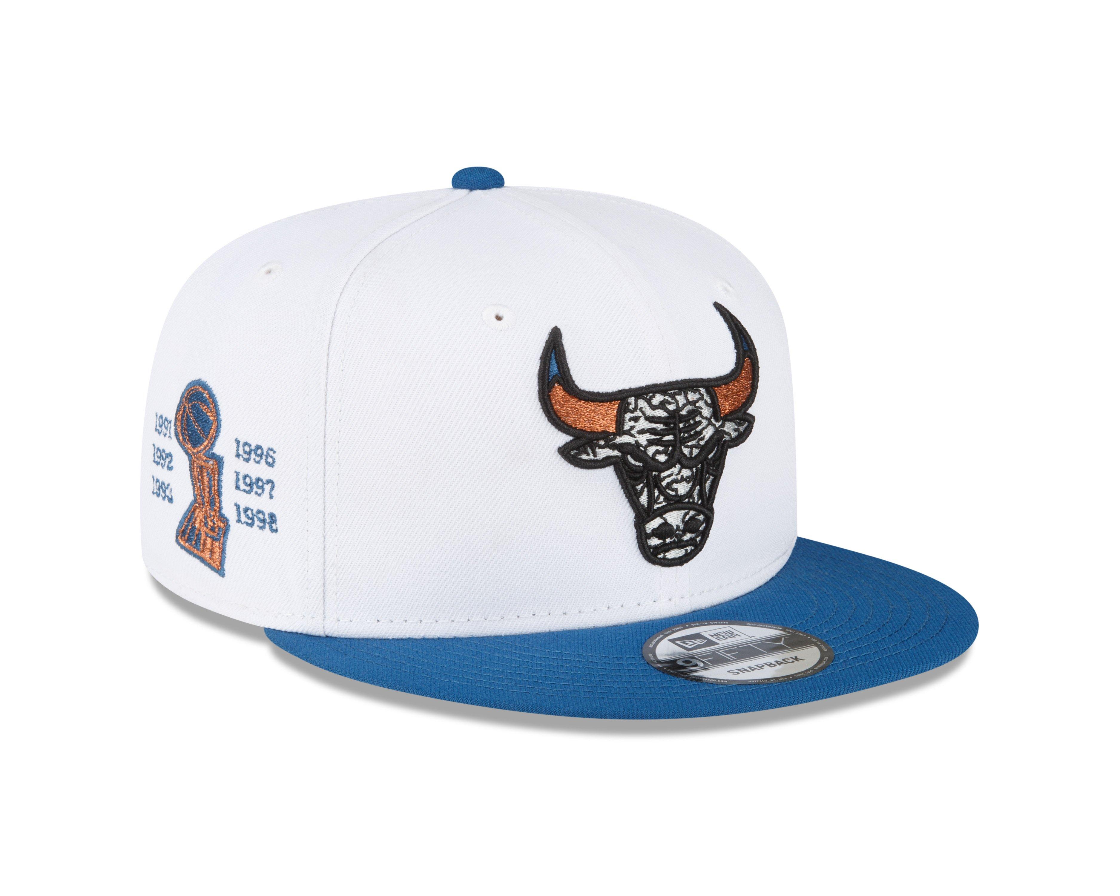 Pro Standard Men's Pro Standard White/Light Blue Chicago Bulls Ice Cream  Drip Snapback Hat