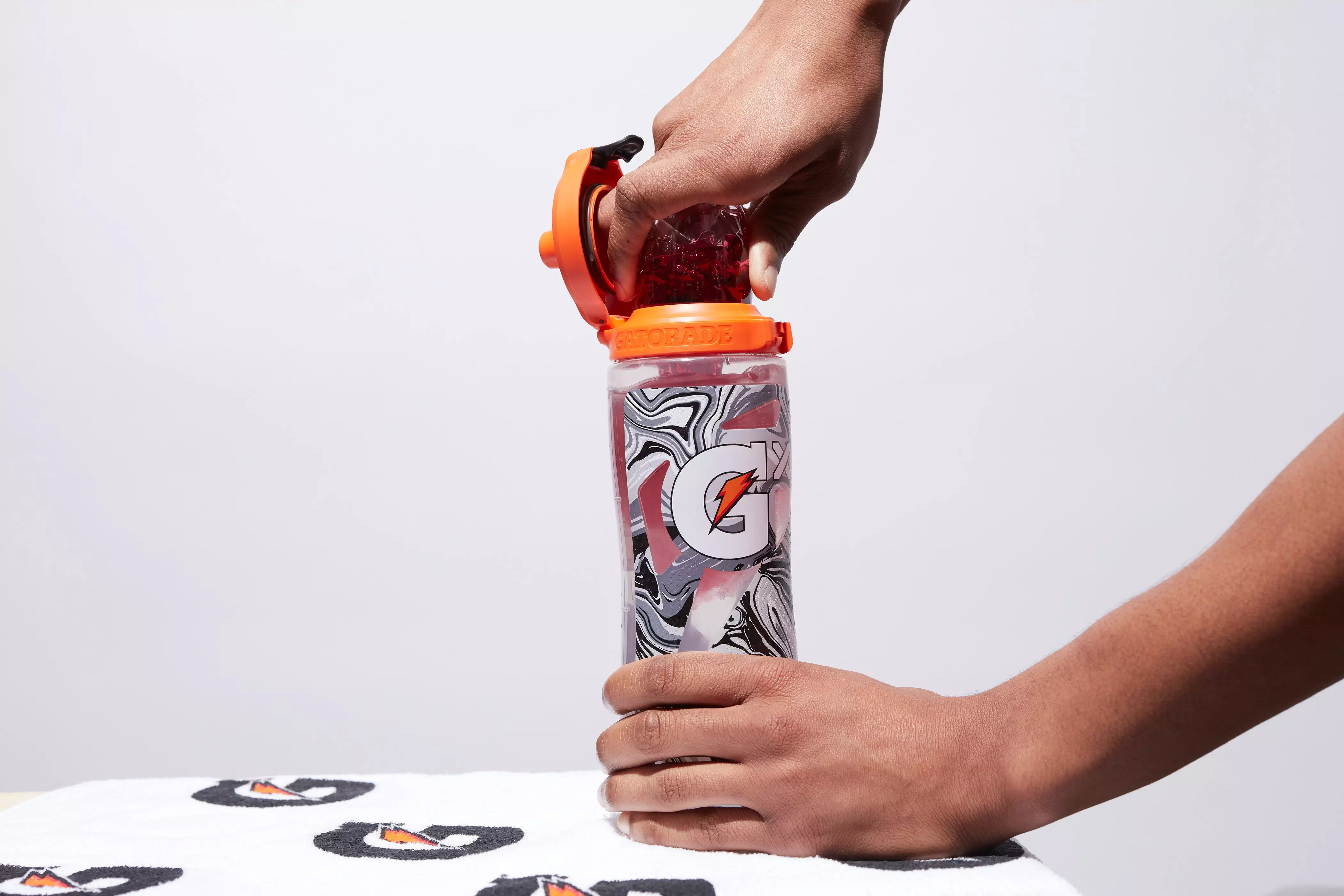 Gatorade Gx 30oz. Water Bottle -Marble Black - BLACK/WHITE