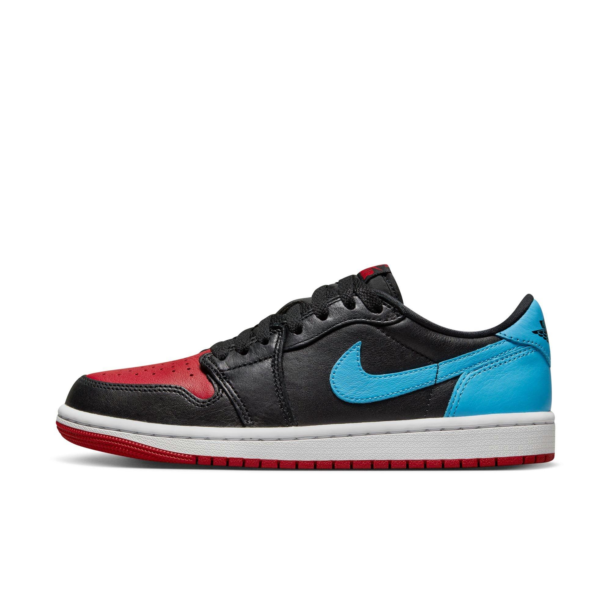 Jordan 1 Low OG "UNC to Chicago" Women's Shoe - BLACK/POWDER BLUE/GYM RED Thumbnail View 7