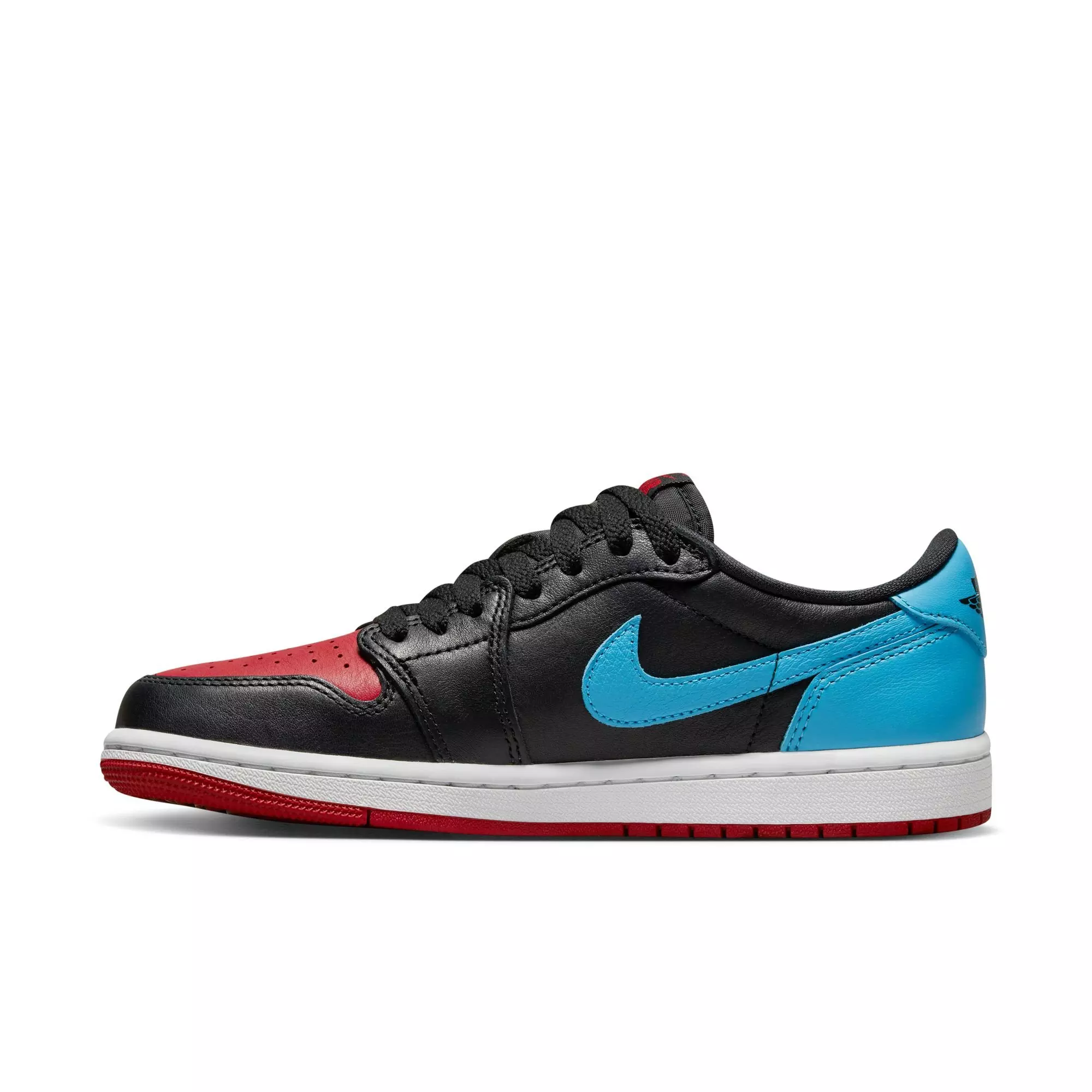 Jordan 1 Low OG "UNC to Chicago" Women's Shoe - BLACK/POWDER BLUE/GYM RED