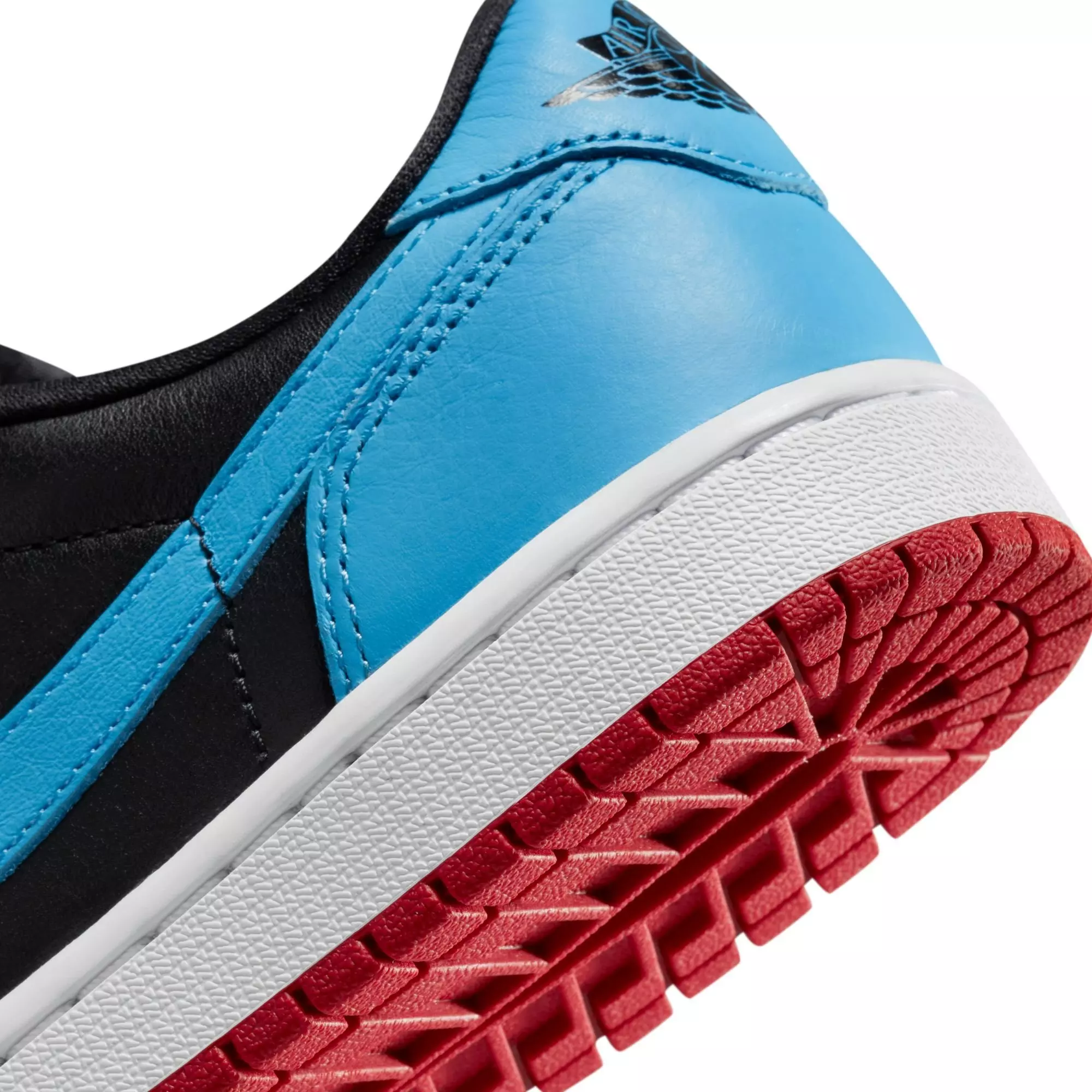 Jordan 1 Low OG "UNC to Chicago" Women's Shoe - BLACK/POWDER BLUE/GYM RED