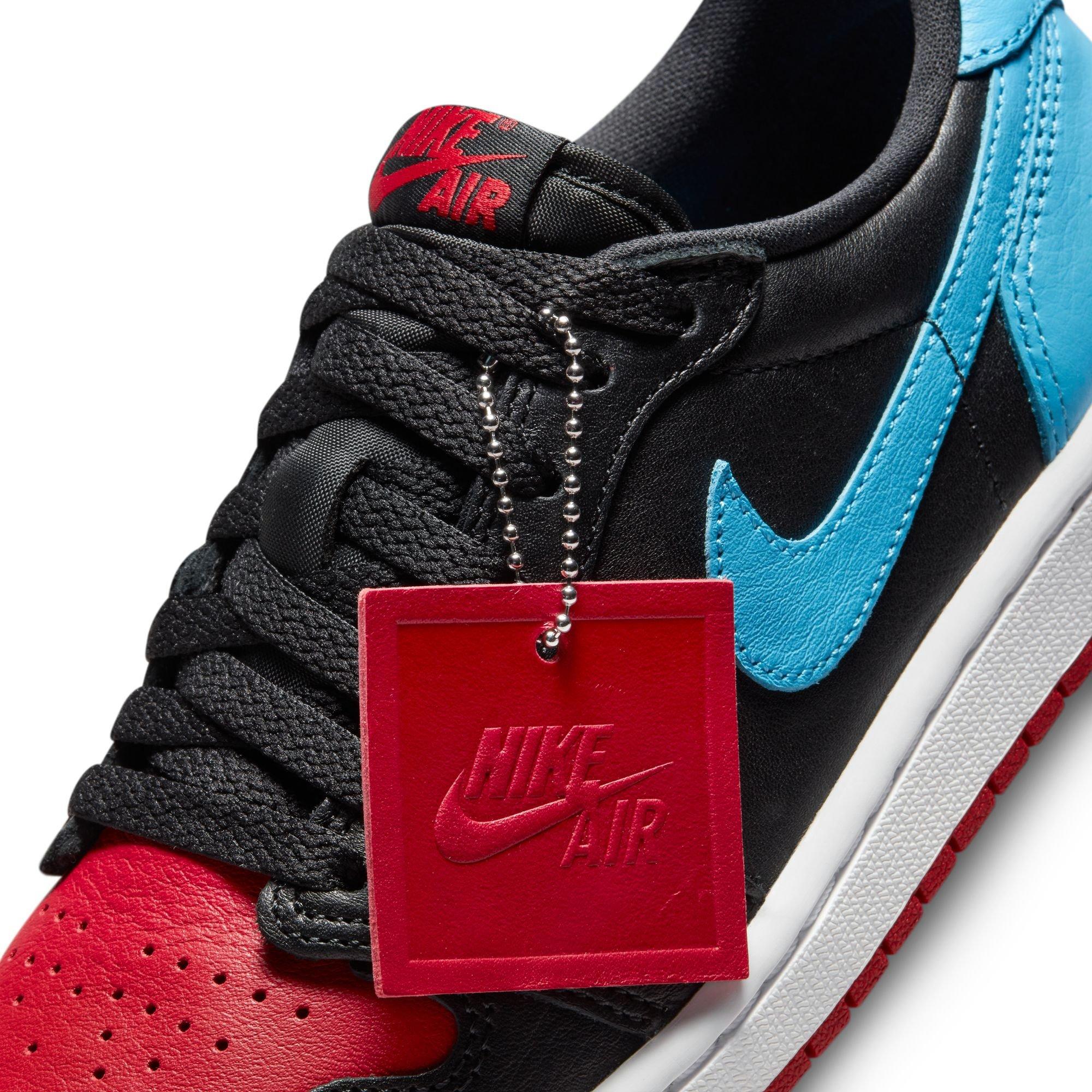 Jordan 1 Low OG "UNC to Chicago" Women's Shoe - BLACK/POWDER BLUE/GYM RED Thumbnail View 6